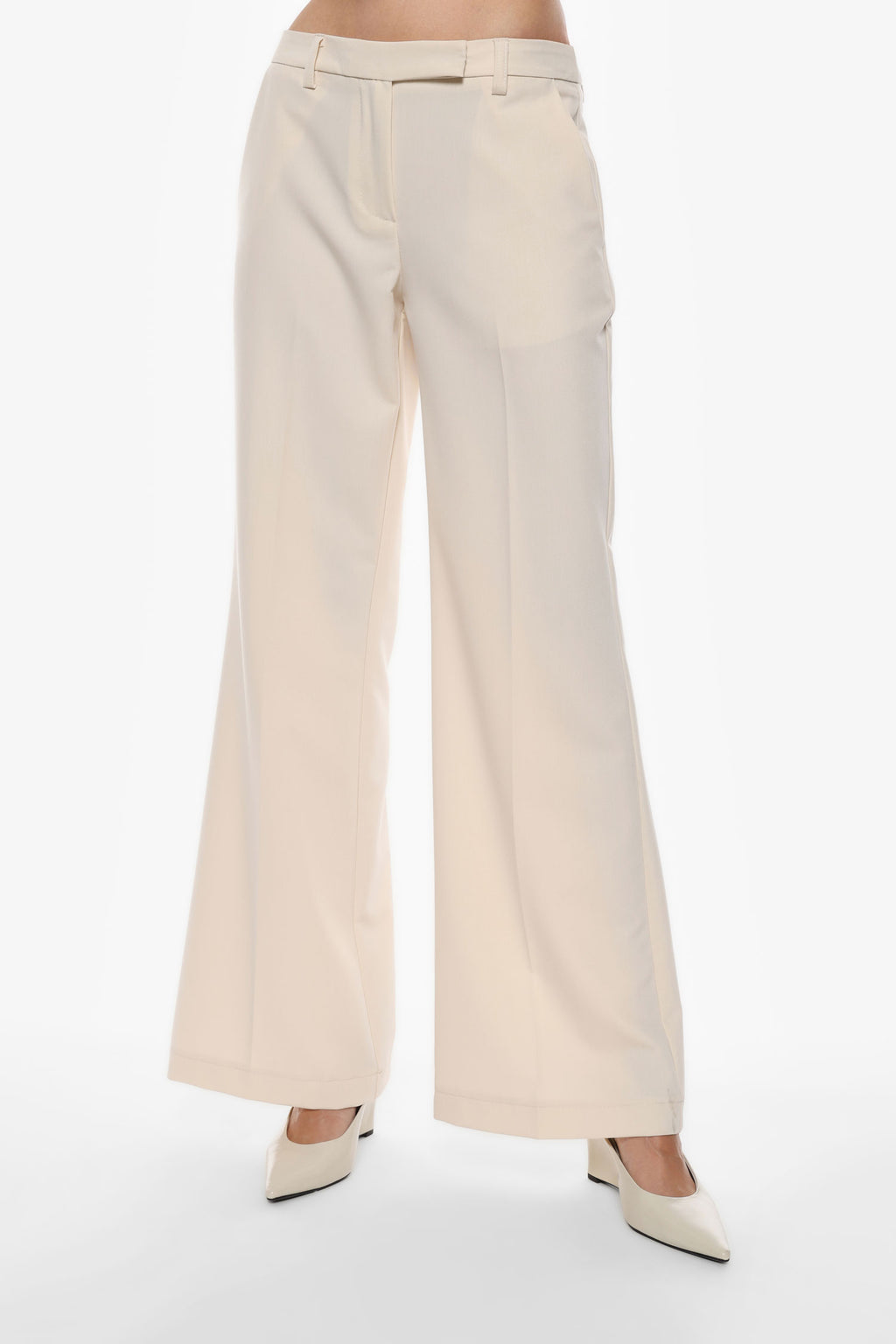 Pantaloni ampi a vita alta