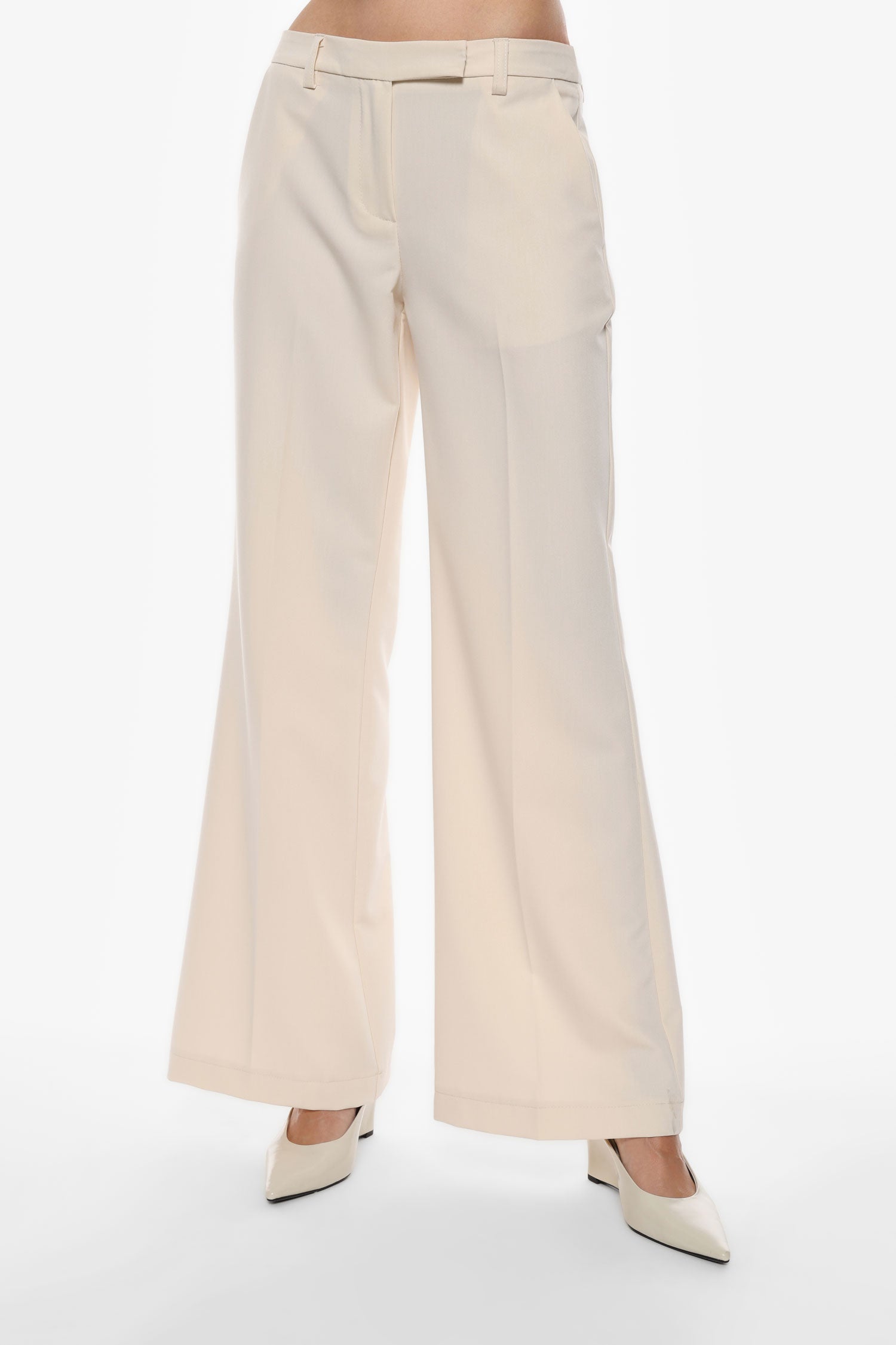 Pantaloni ampi a vita alta