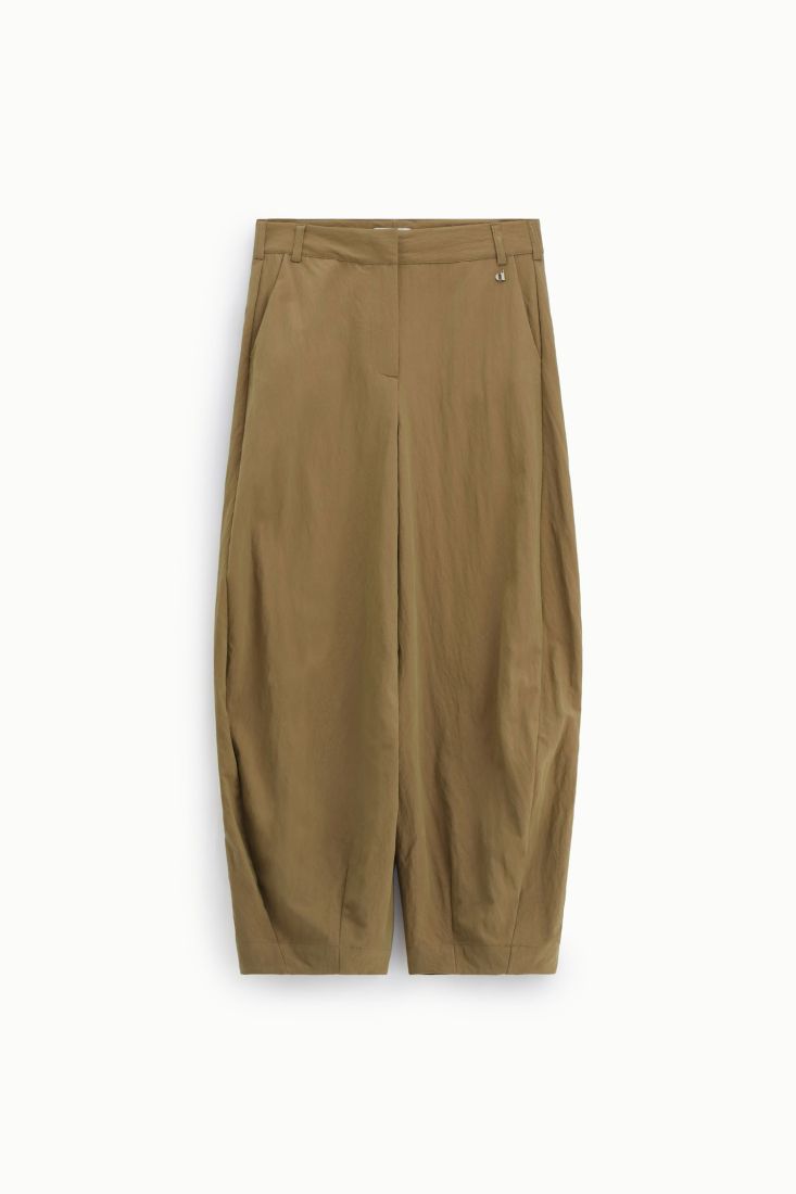 Pantaloni palazzo ampi con pince e tasche laterali