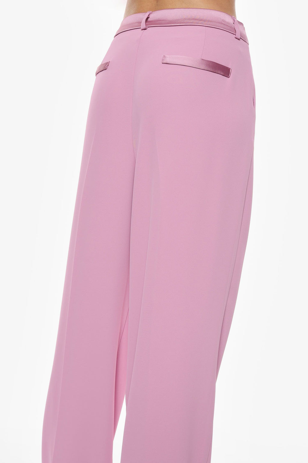 Pantaloni ampi a vita alta