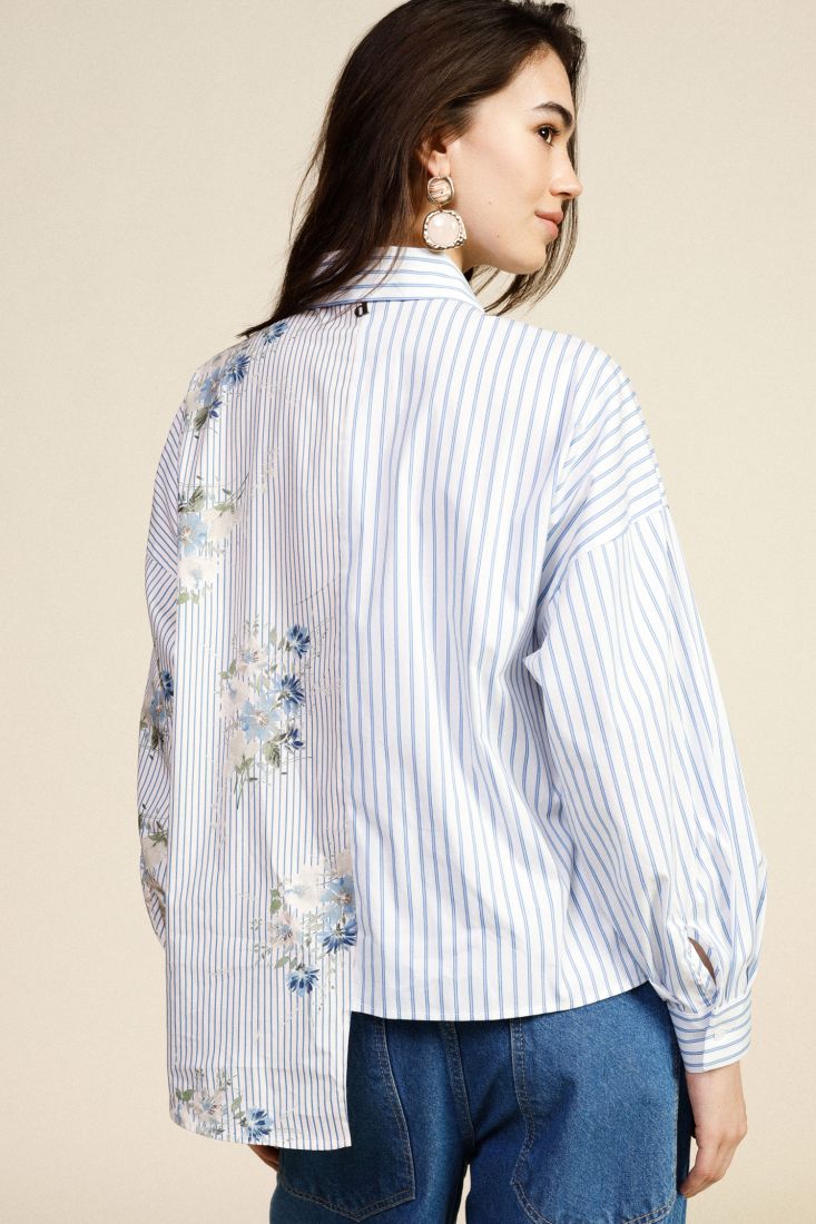Camicia a righe con stampa floreale