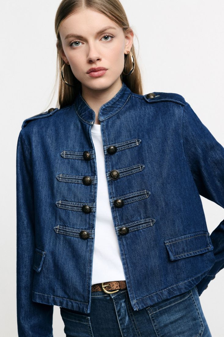 Giacca in denim corta con bottoni decorativi