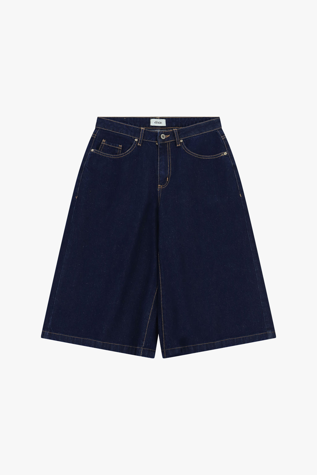 Shorts a gamba larga con cinque tasche