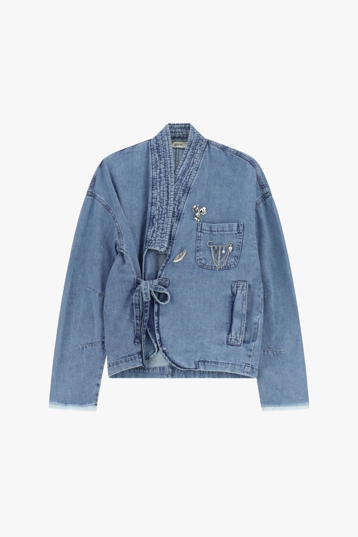 Giacca denim con cintura annodata e tasche applicate