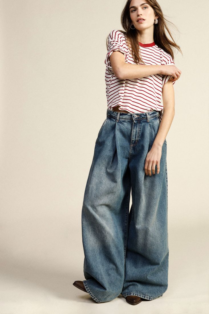 Jeans a gamba ampia con pinces