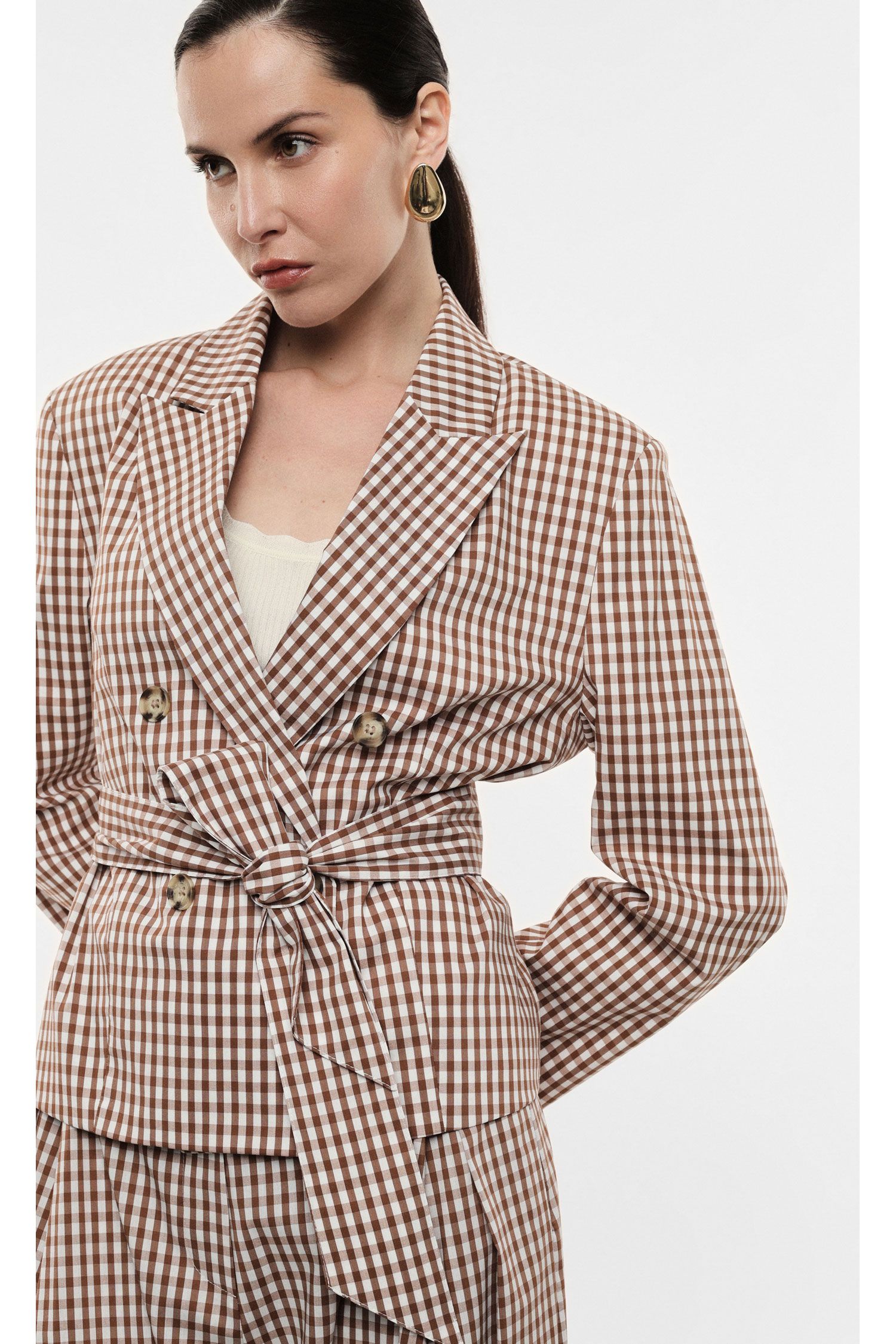 Blazer doppiopetto a quadretti con cintura annodata