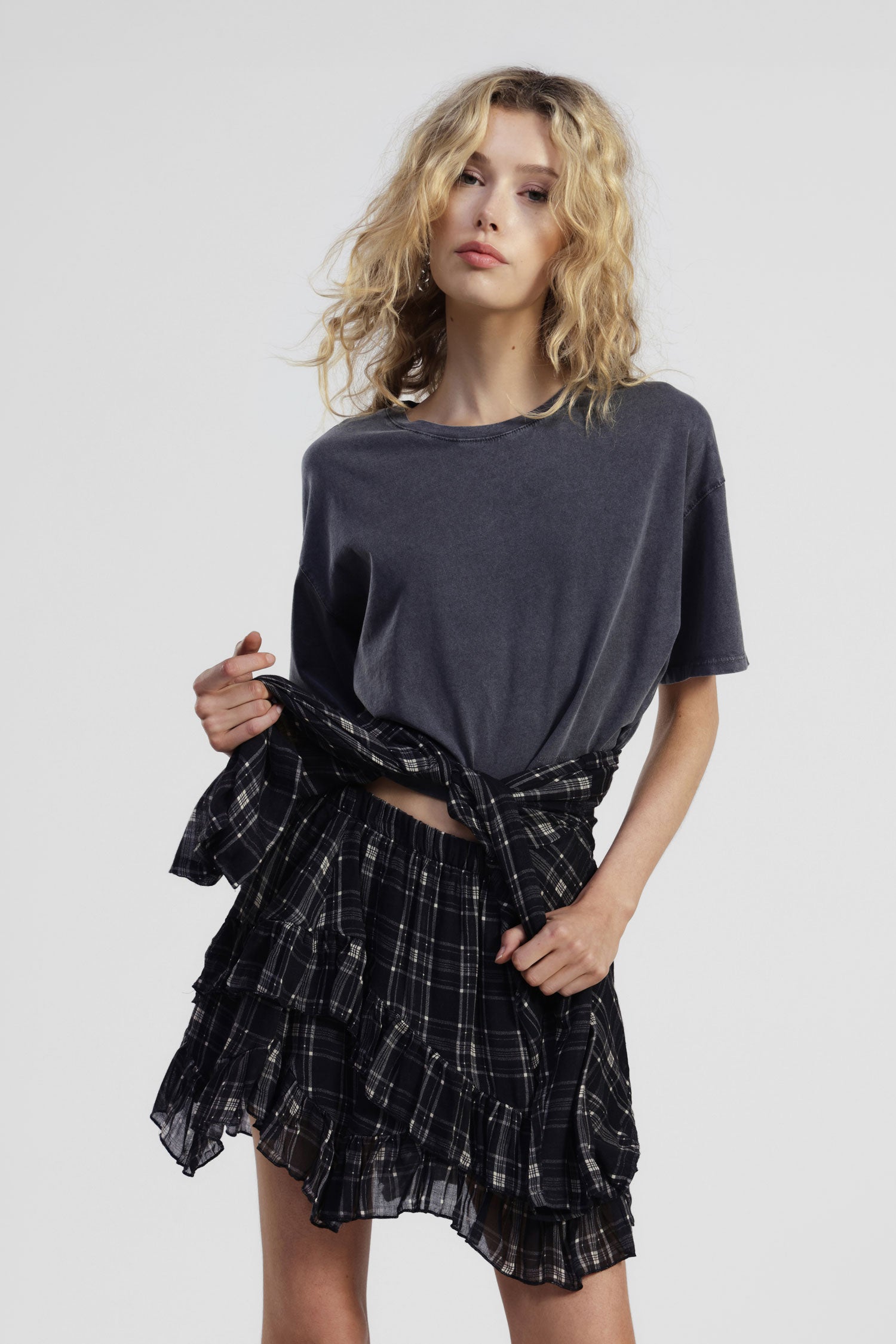 T-shirt maniche corte nodo e inserti quadri