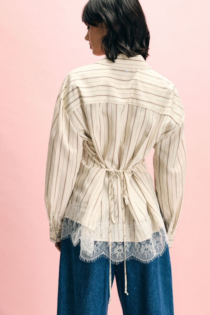 Shirt a righe con dettaglio pizzo sul fondo