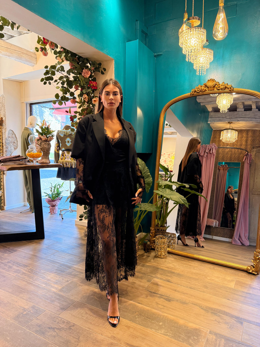 Blazer oversize a maniche corte con maniche in pizzo removibili