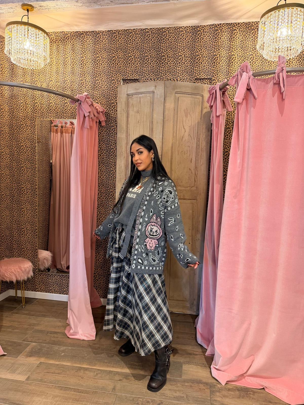 Cardigan con stampa vivace e cintura