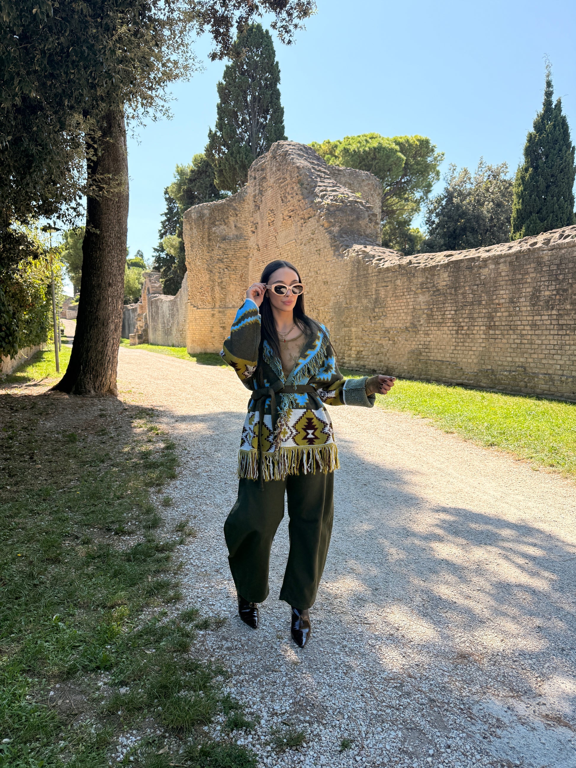 Pantaloni ampi a vita alta