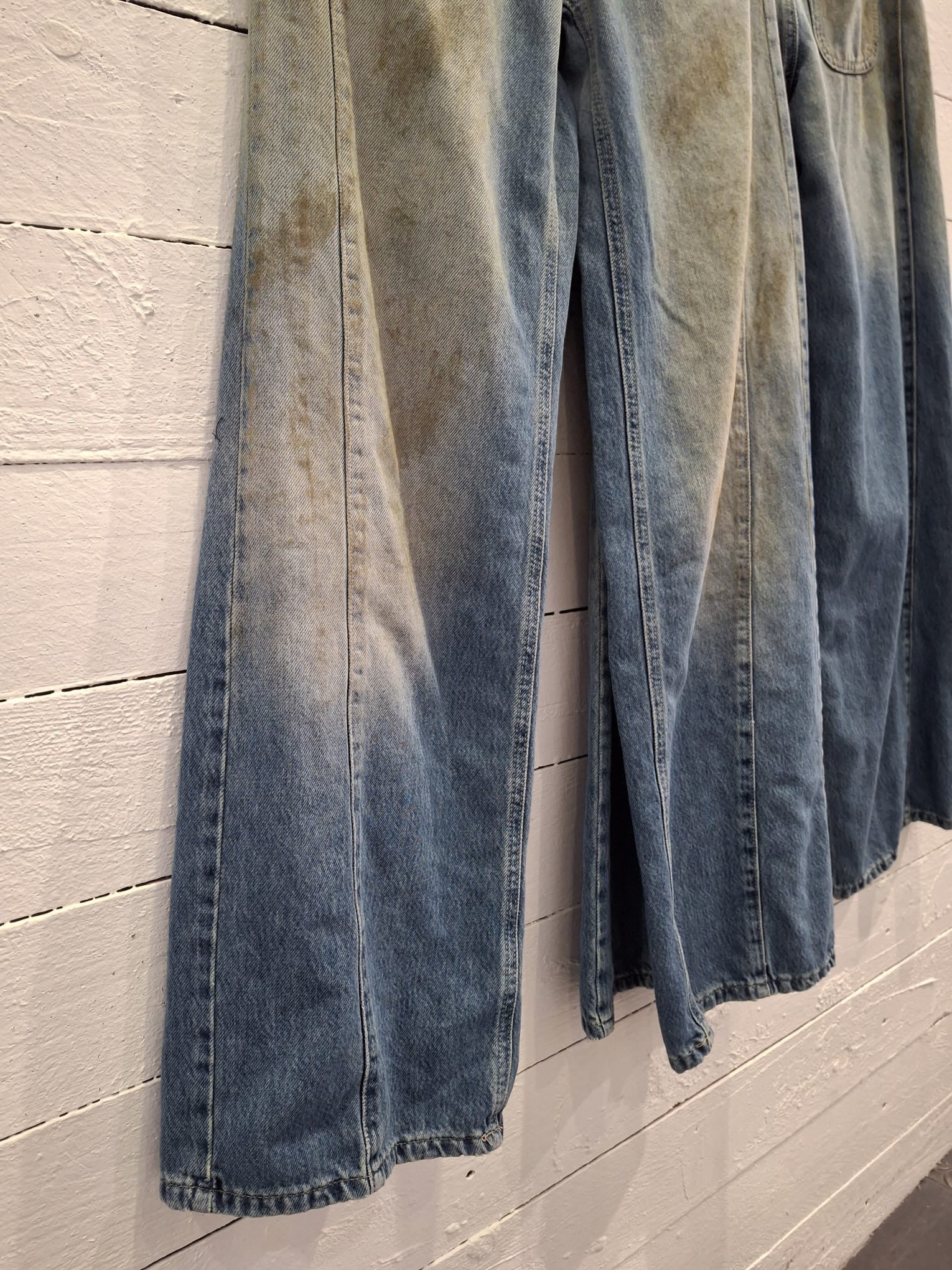 Jeans worker