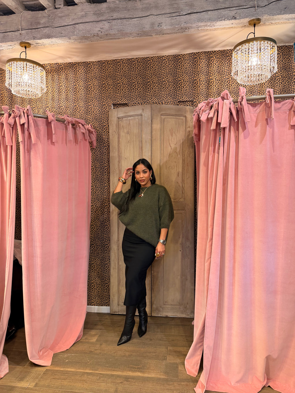 Gonna midi a tubino con spacco posteriore