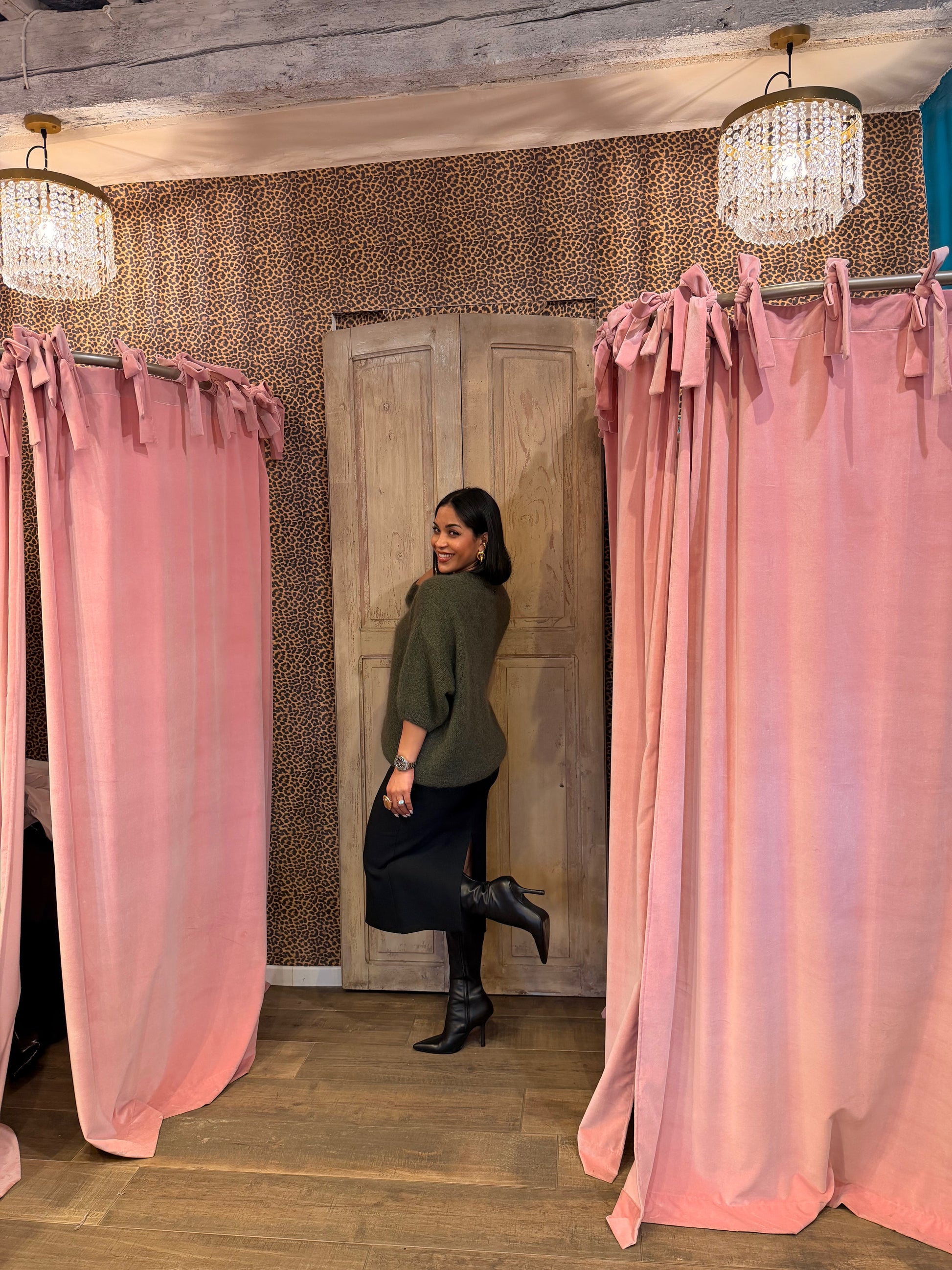 Gonna midi a tubino con spacco posteriore