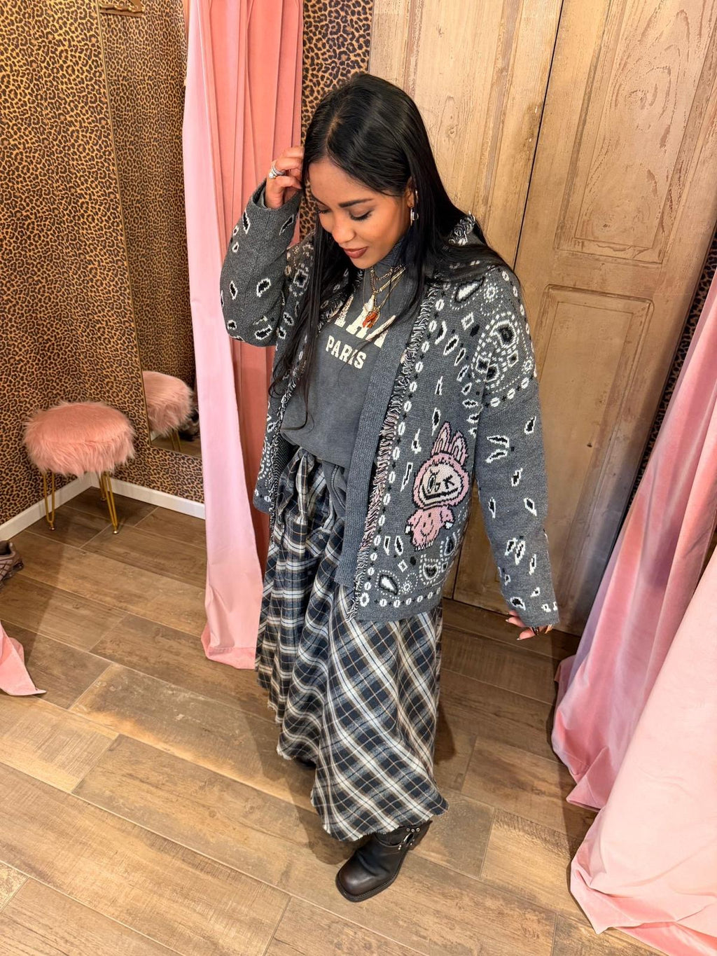 Cardigan con stampa vivace e cintura