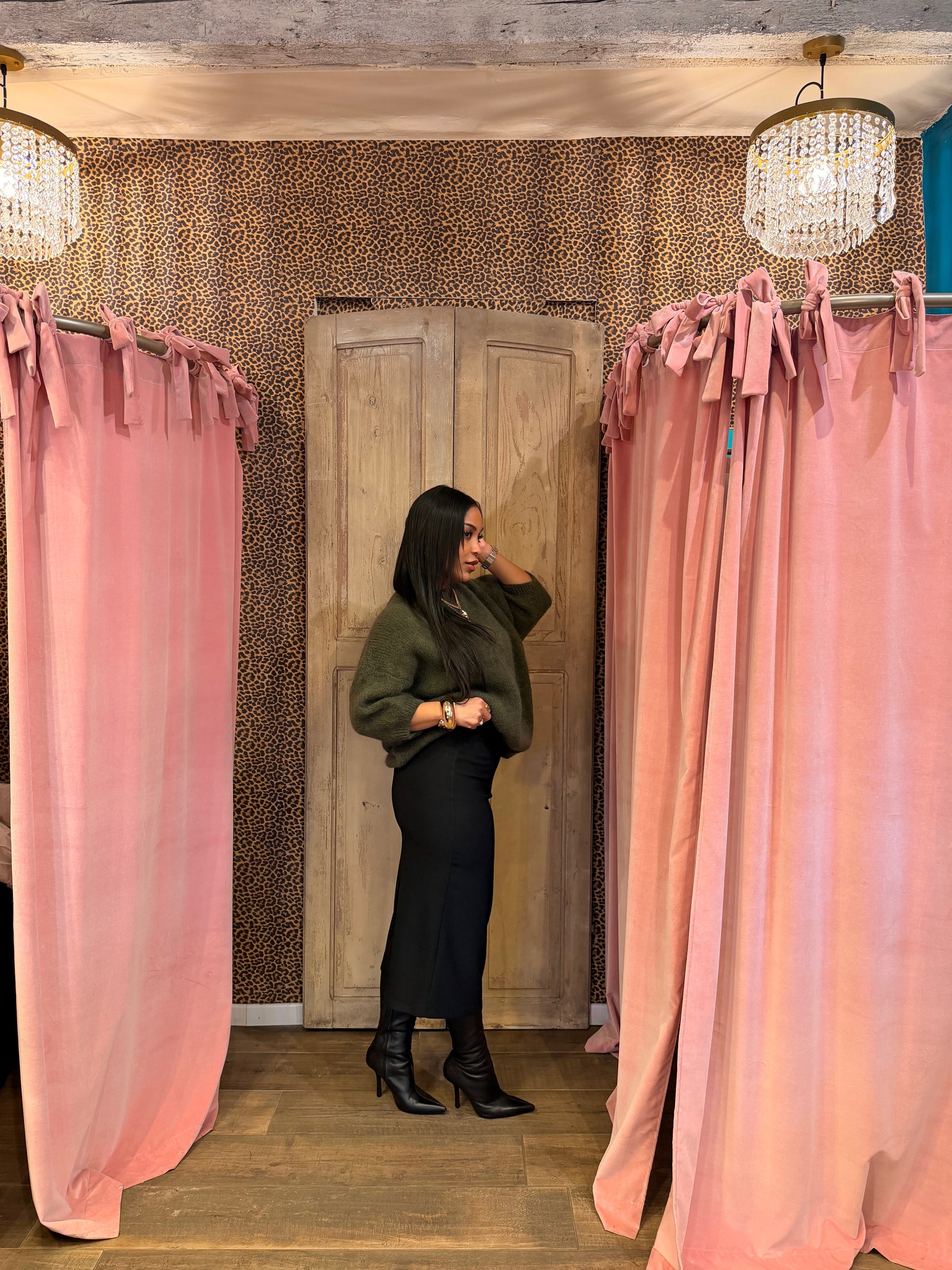 Gonna midi a tubino con spacco posteriore