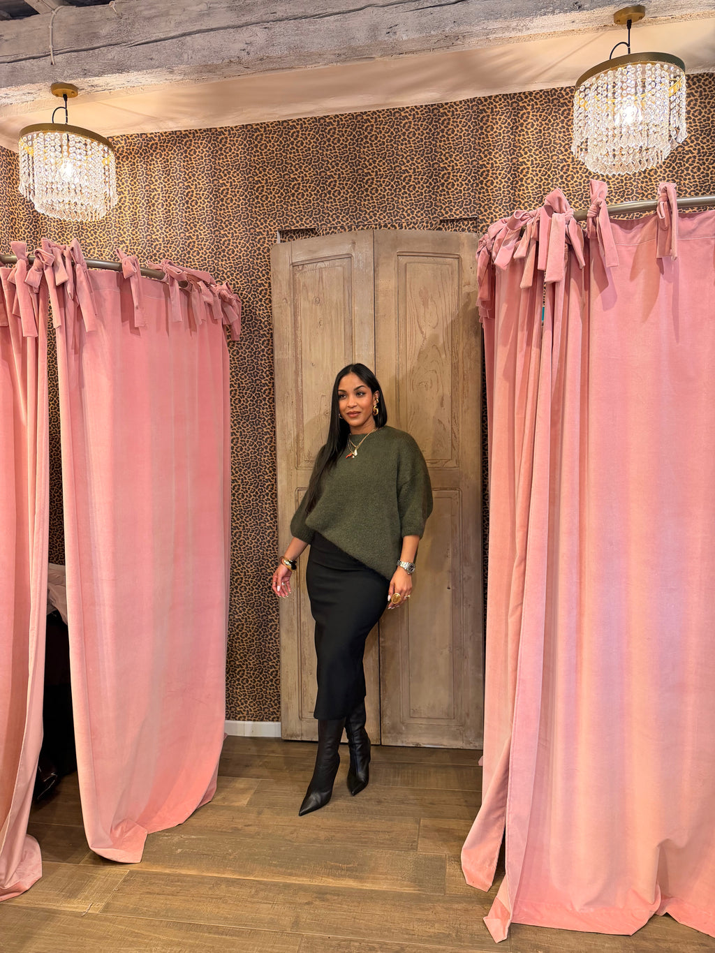 Gonna midi a tubino con spacco posteriore