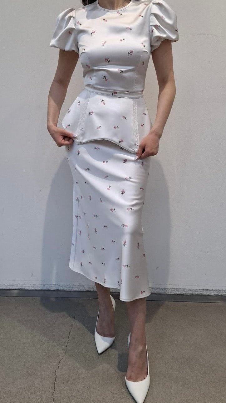 Abito Midi Satinato Micro Fiori con Corpetto Retrò