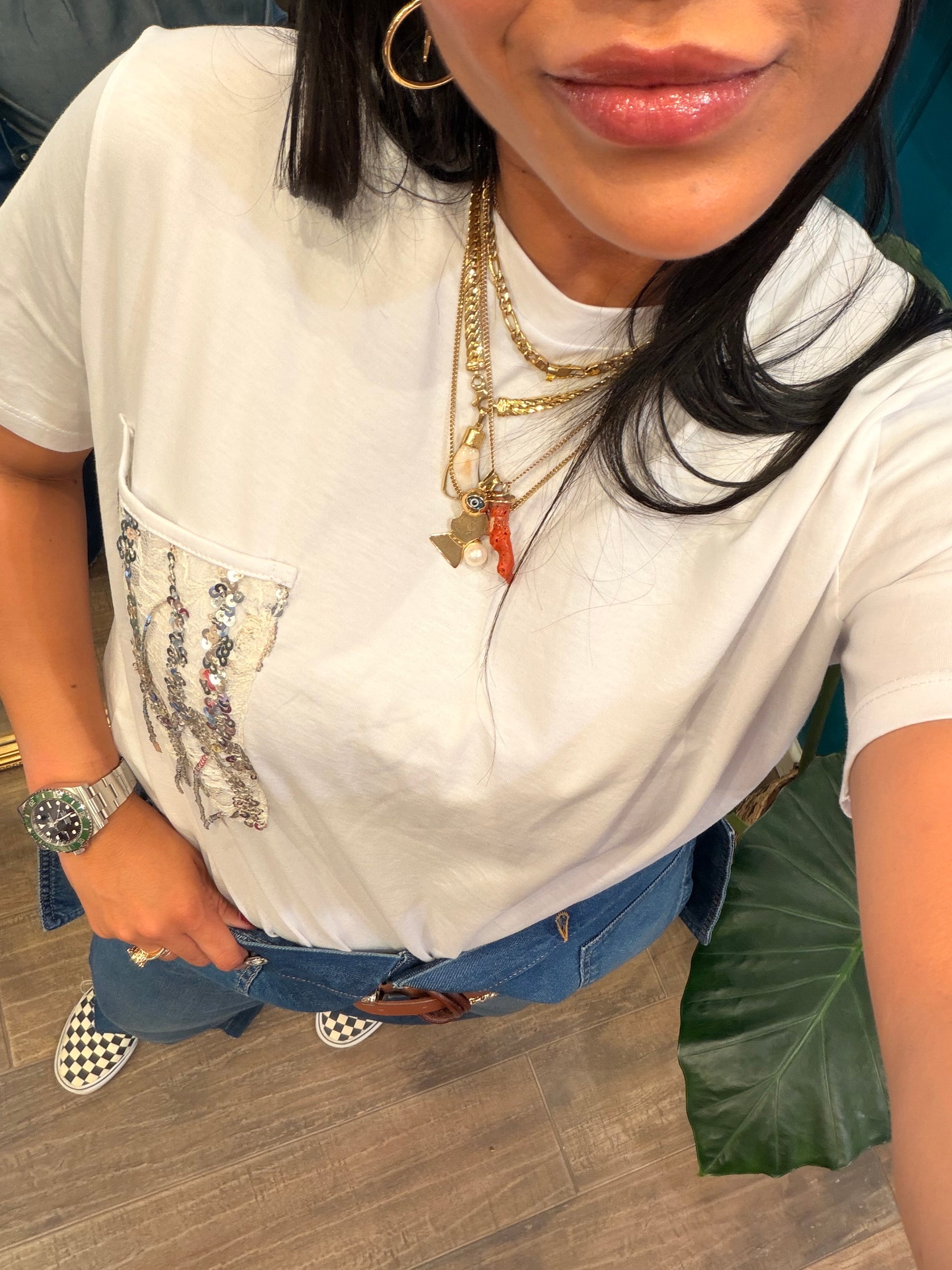 T-shirt a maniche corte con taschino e paillettes