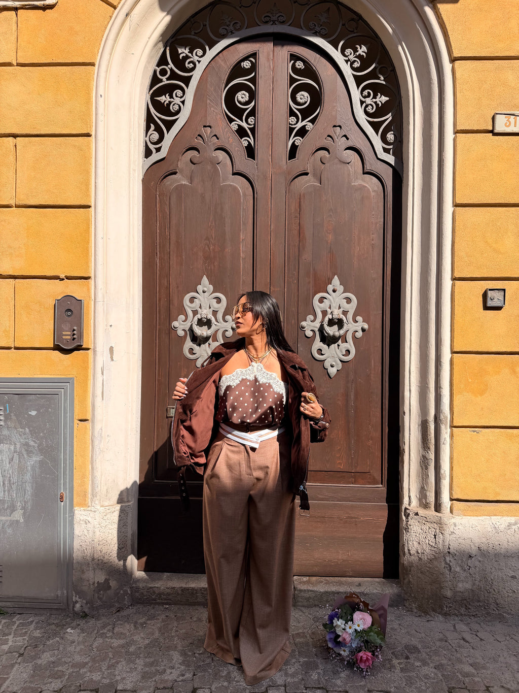 Top con spalline sottili pizzo e pois