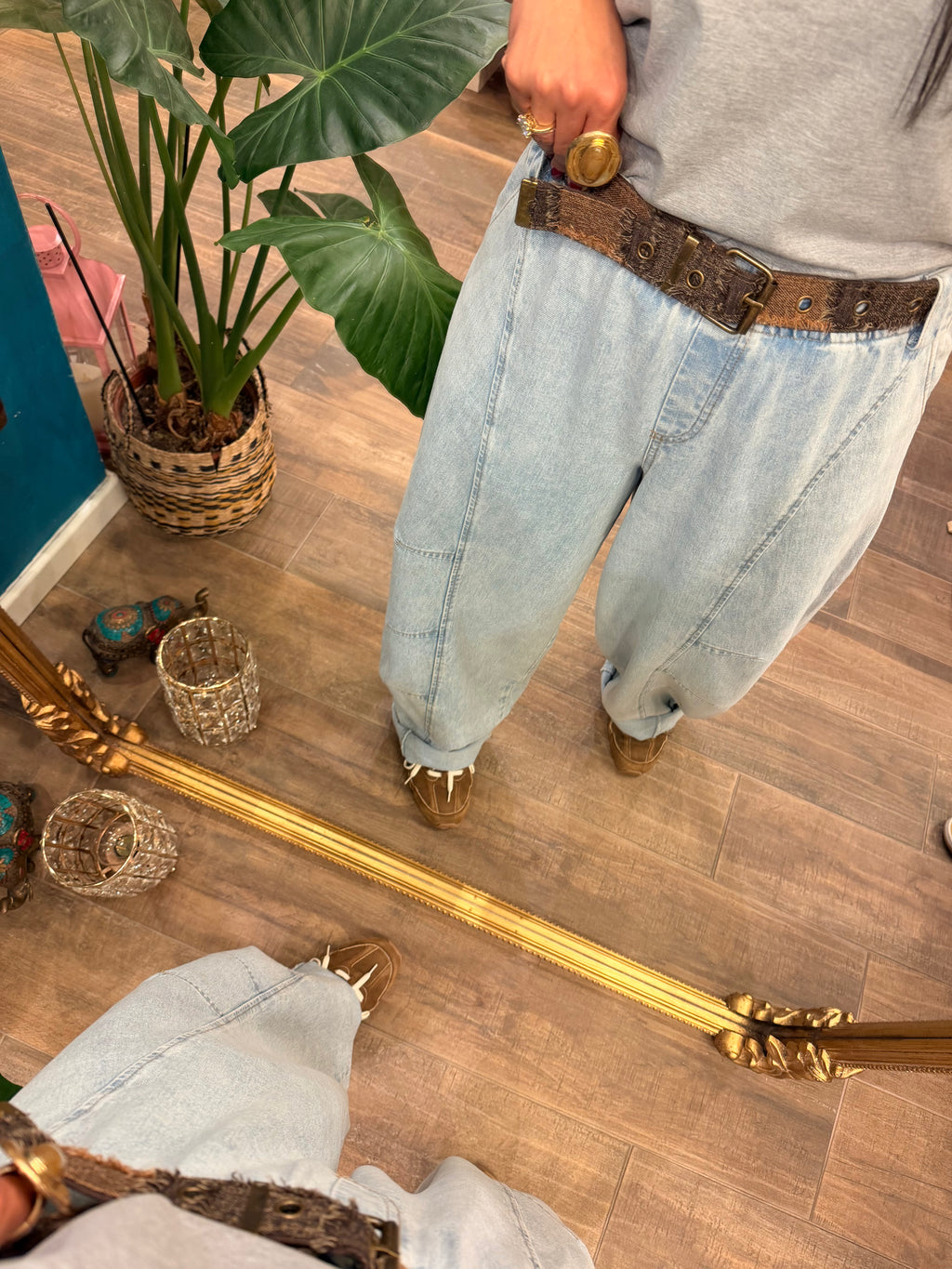 Jeans barrel con elastico e cintura
