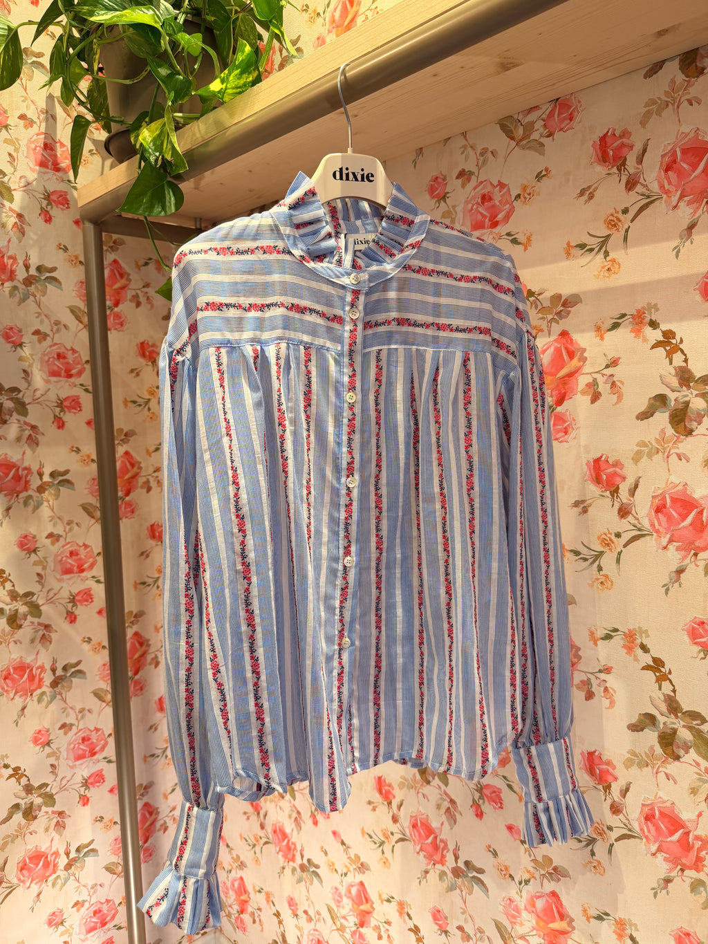 Camicia a righe collo arricciato maniche lunghe
