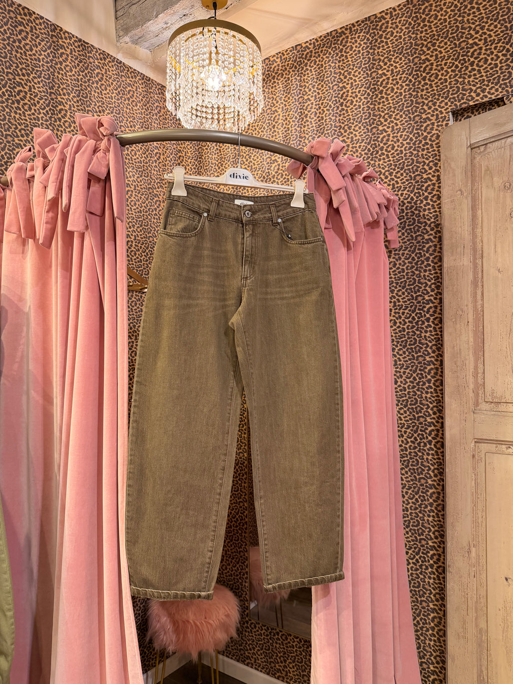 Jeans balloon fit con vita alta e fondo dritto