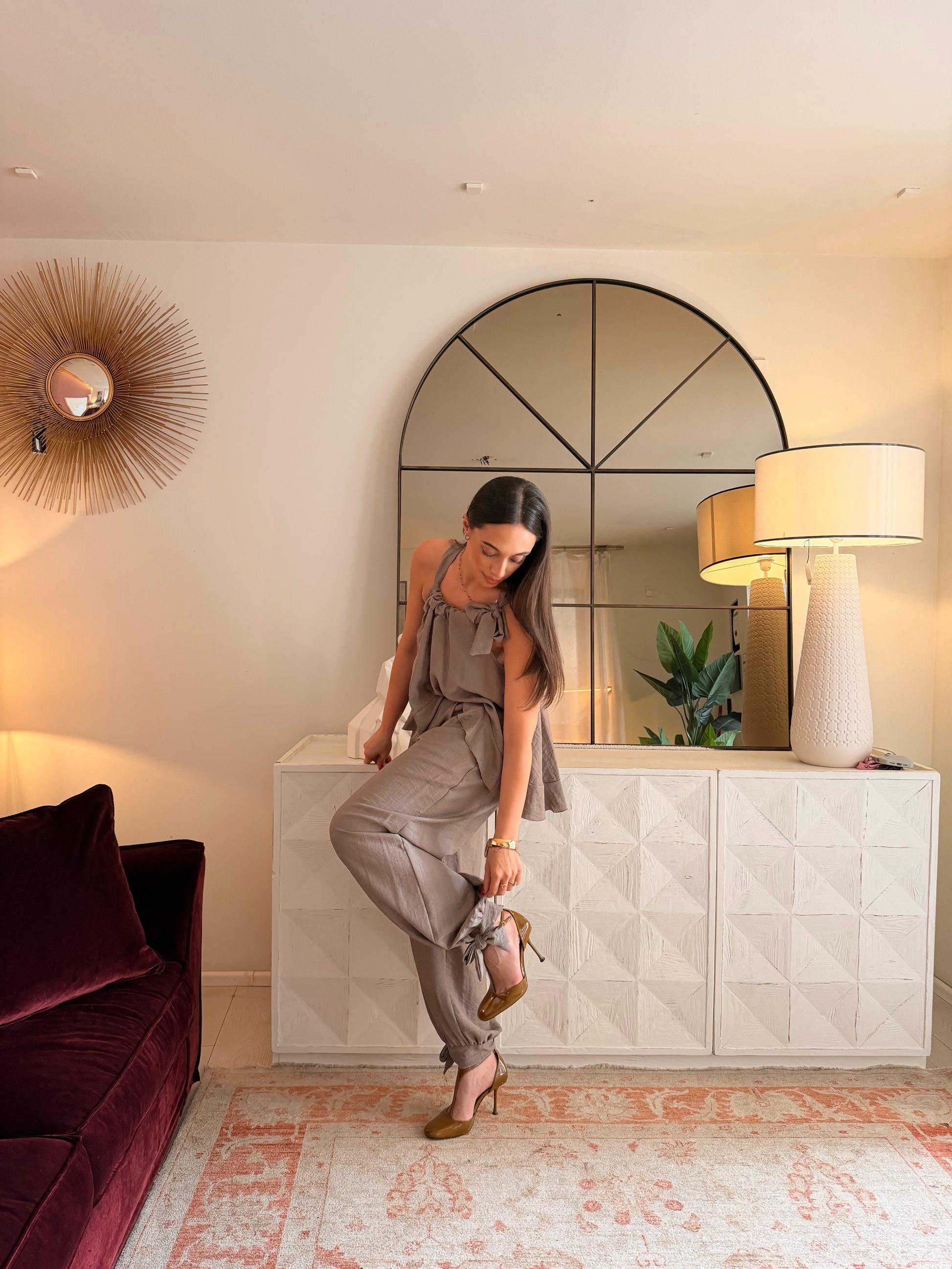 Top ampio con spalline arricciate e balze