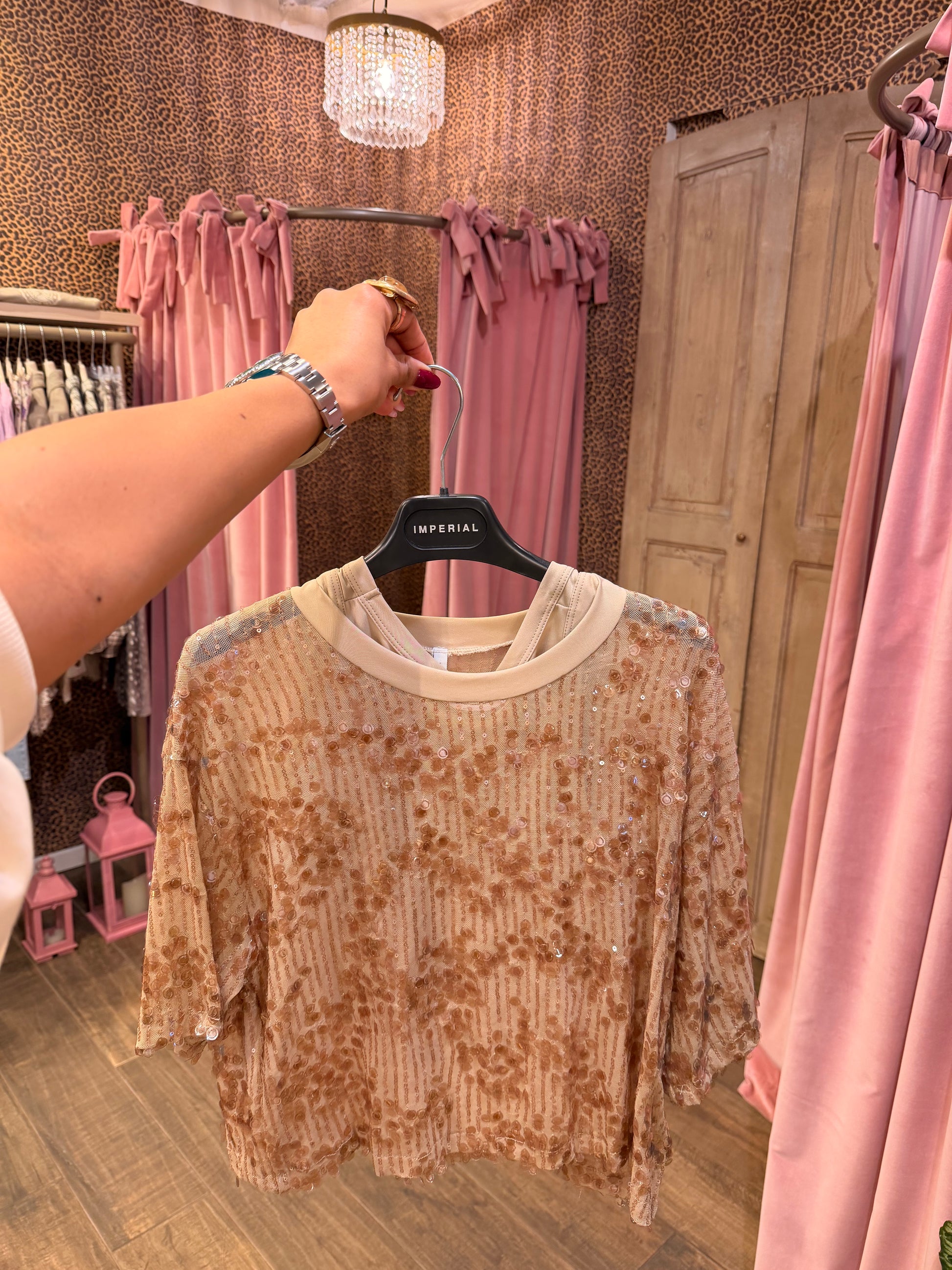 T-shirt girocollo con paillettes