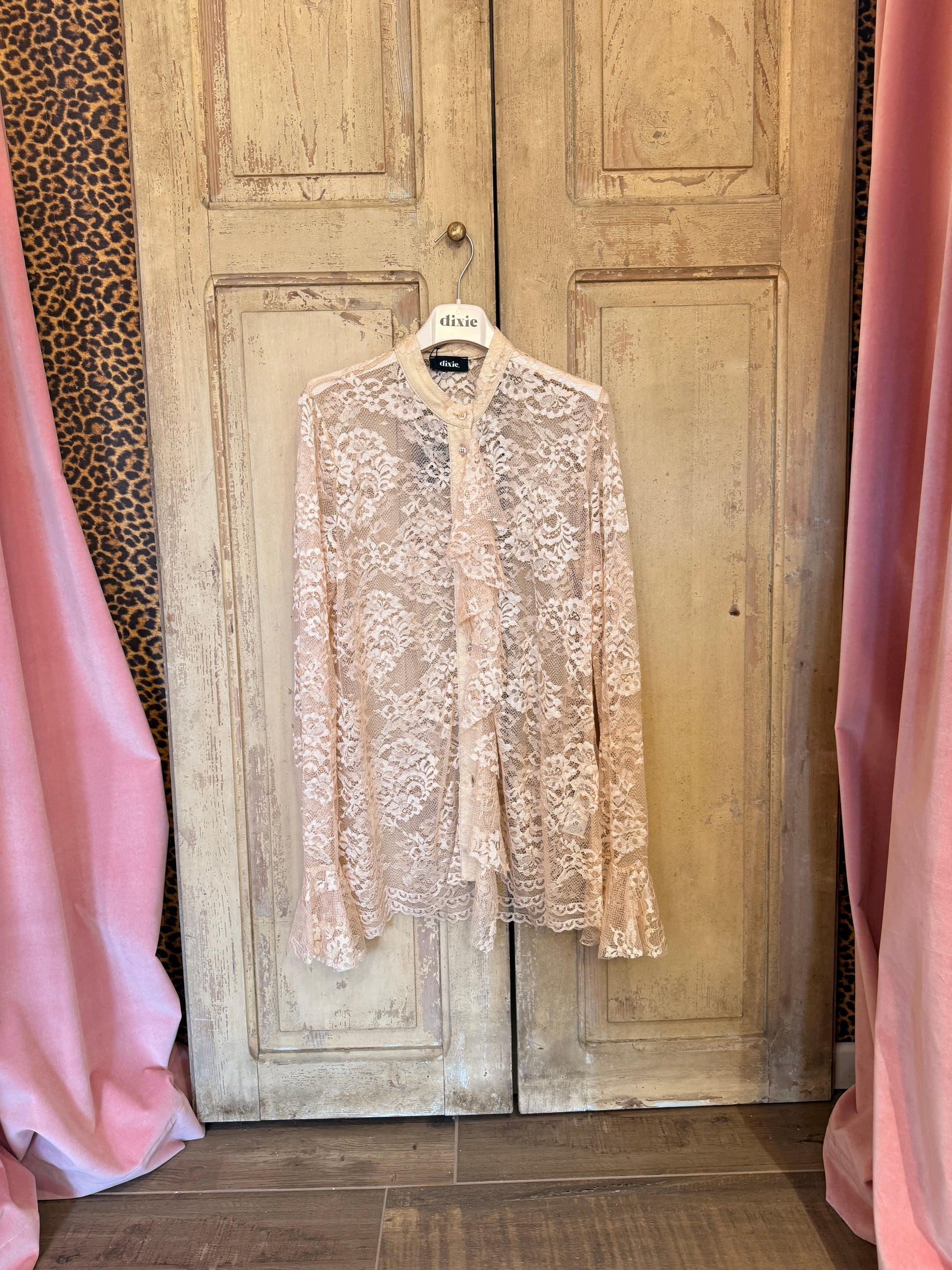 Camicia in pizzo con collo coreano e maniche lunghe