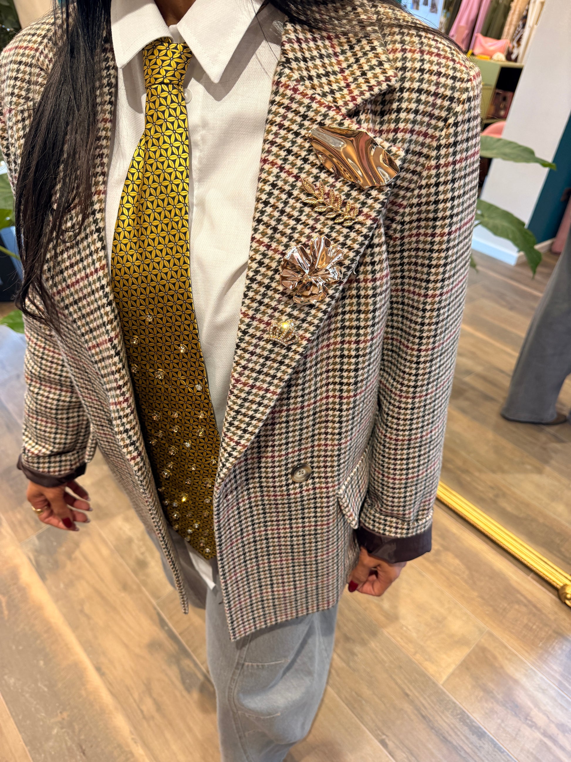 Blazer con applicazioni gioiello