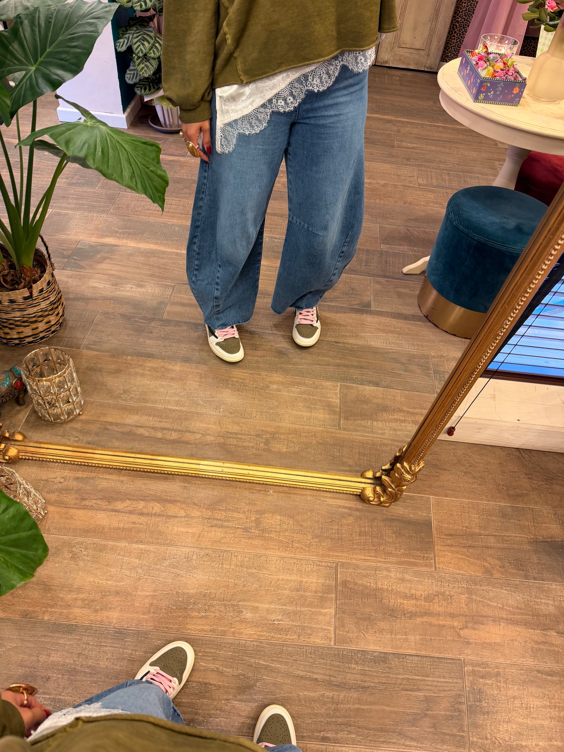 Jeans baloon fit vita alta orlo tagliato