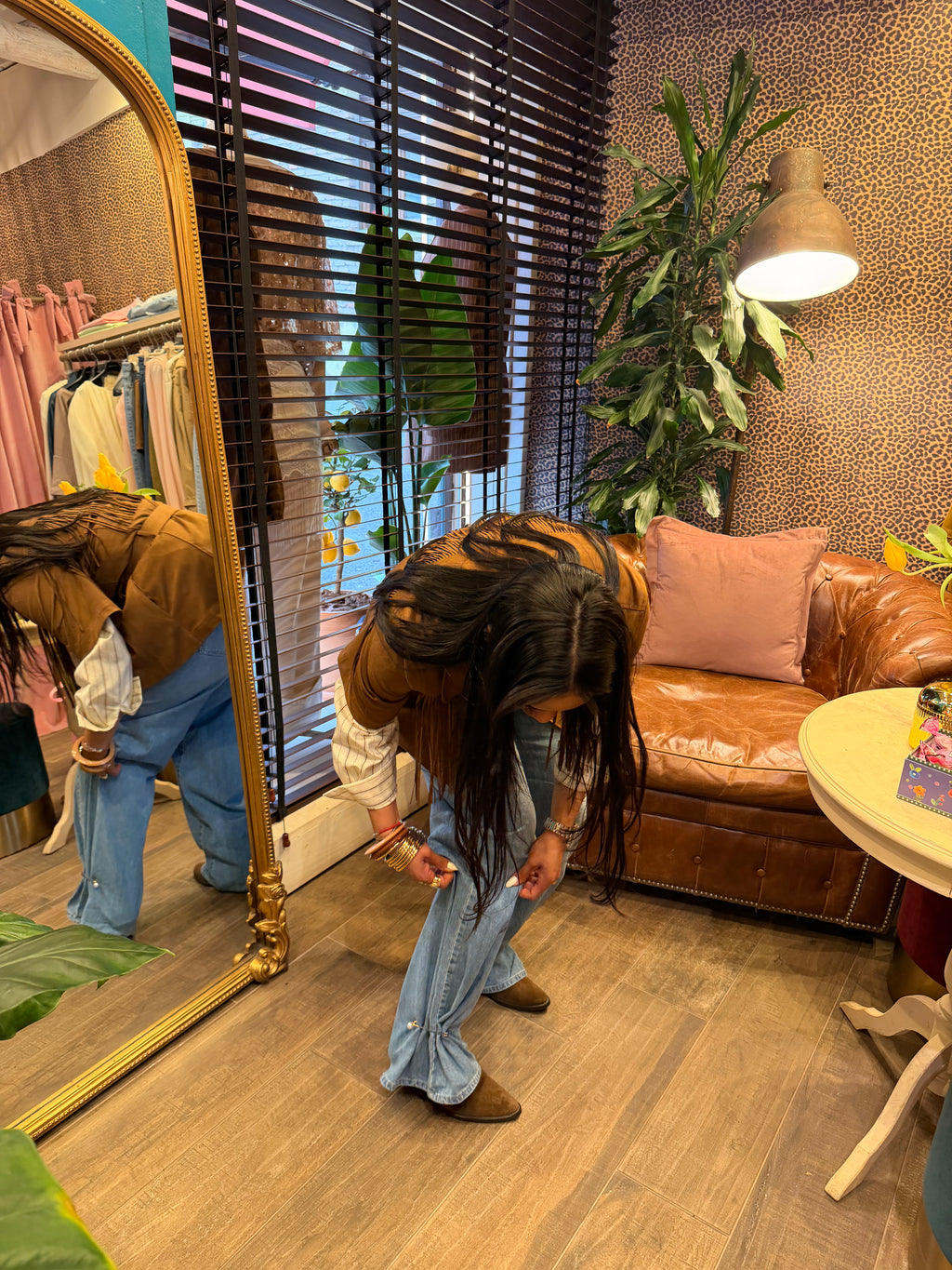 Jeans a gamba ampia con dettagli arricciati