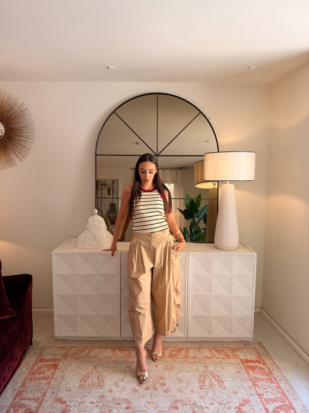 Pantaloni palazzo cropped con pieghe e tasche ampie