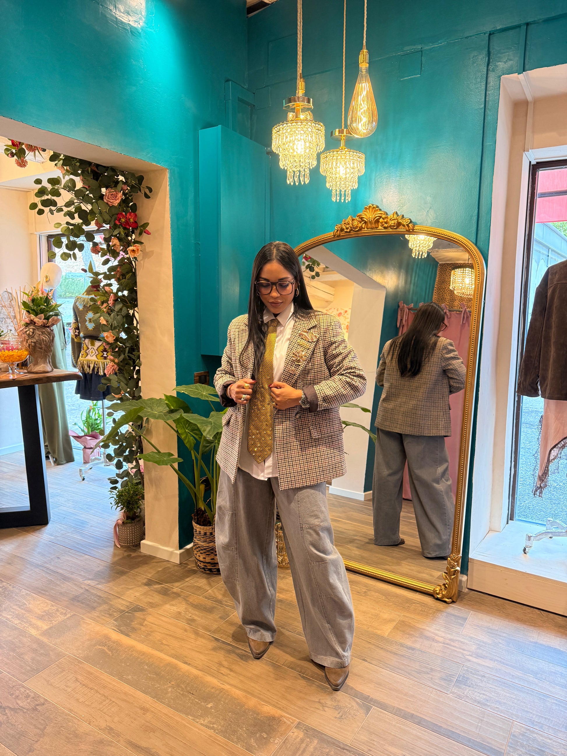 Blazer con applicazioni gioiello