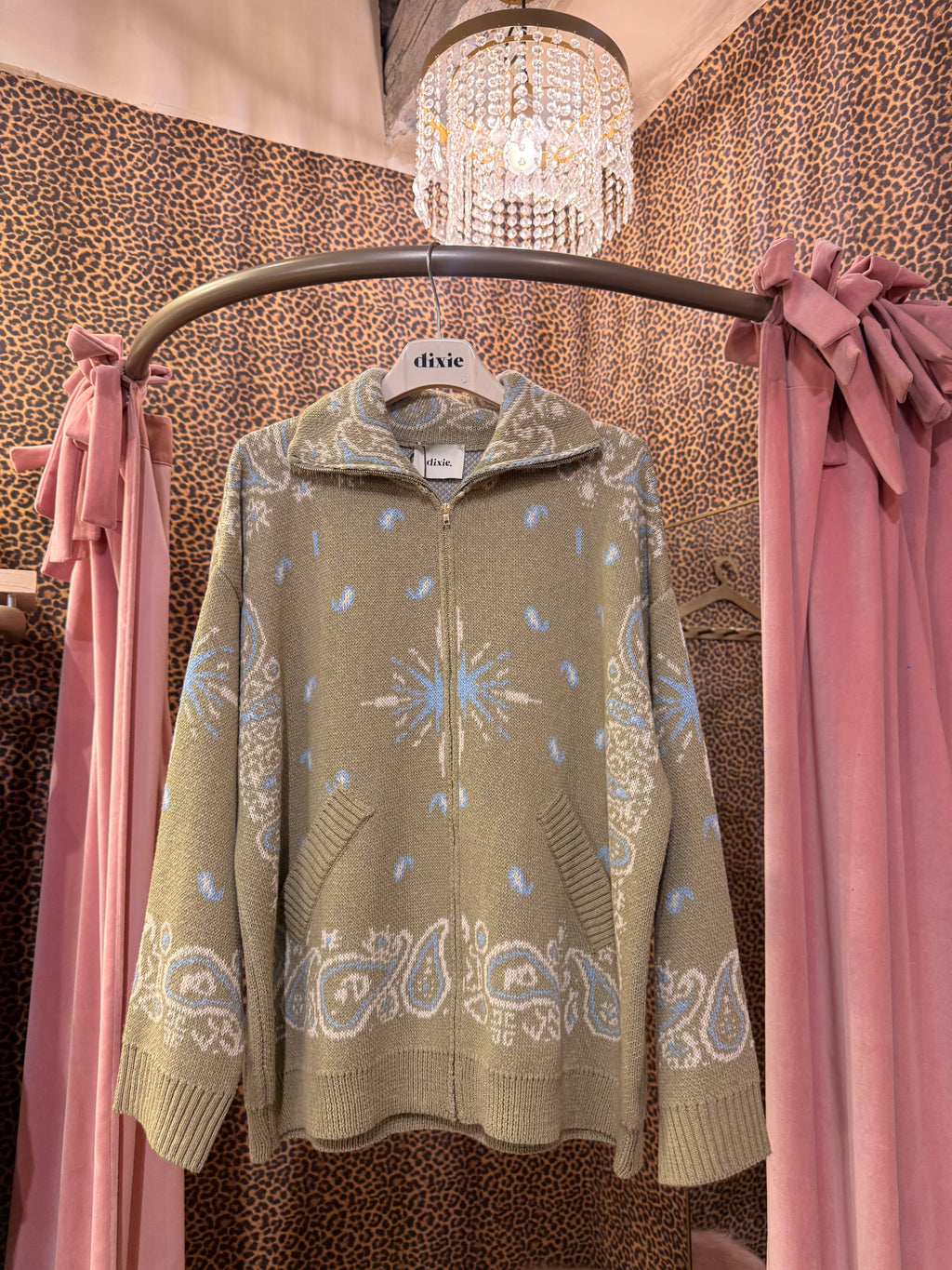 Cardigan jacquard zip con collo polo e tasche