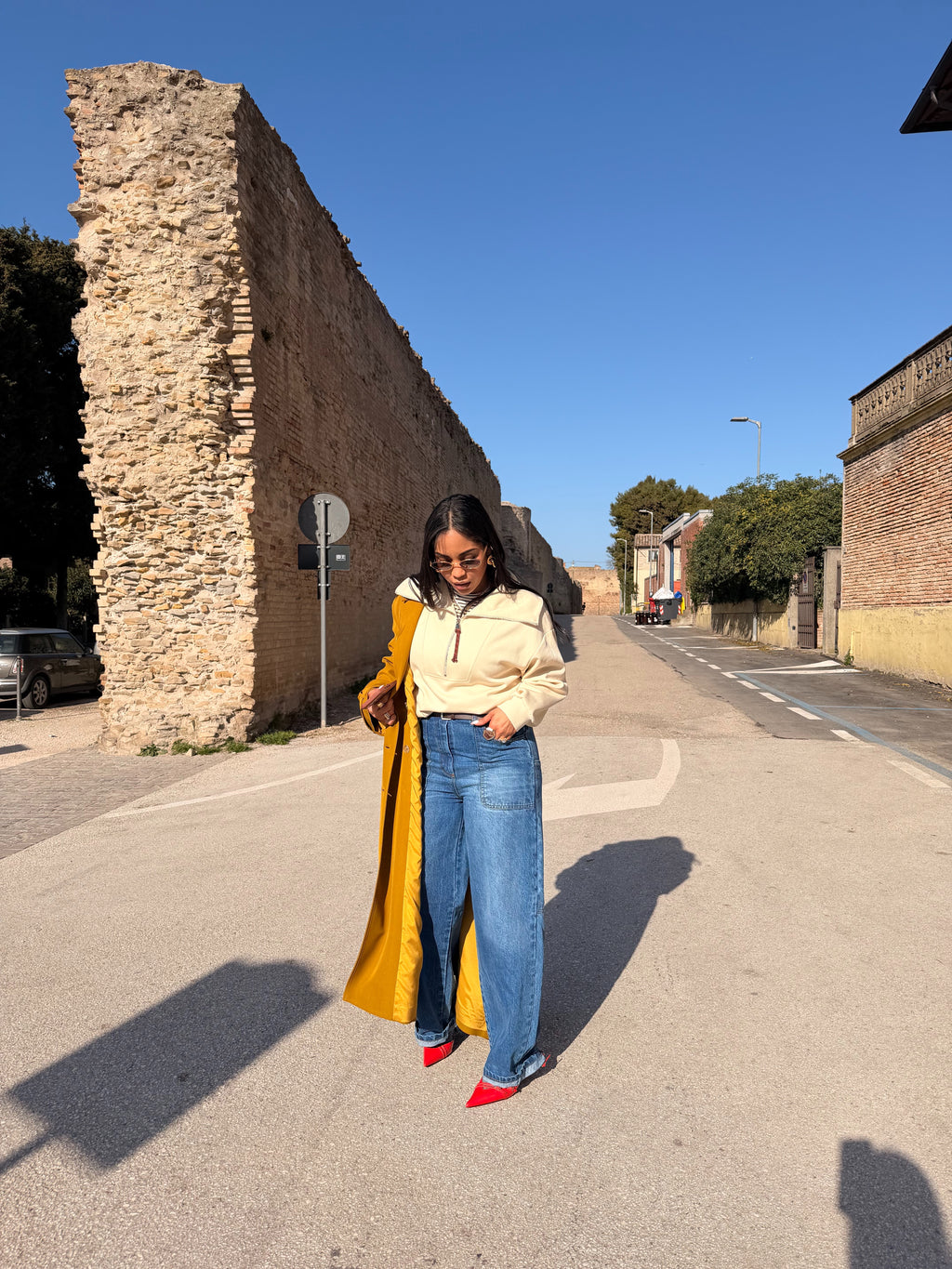 Jeans balloon fit con tasche frontali e risvolto