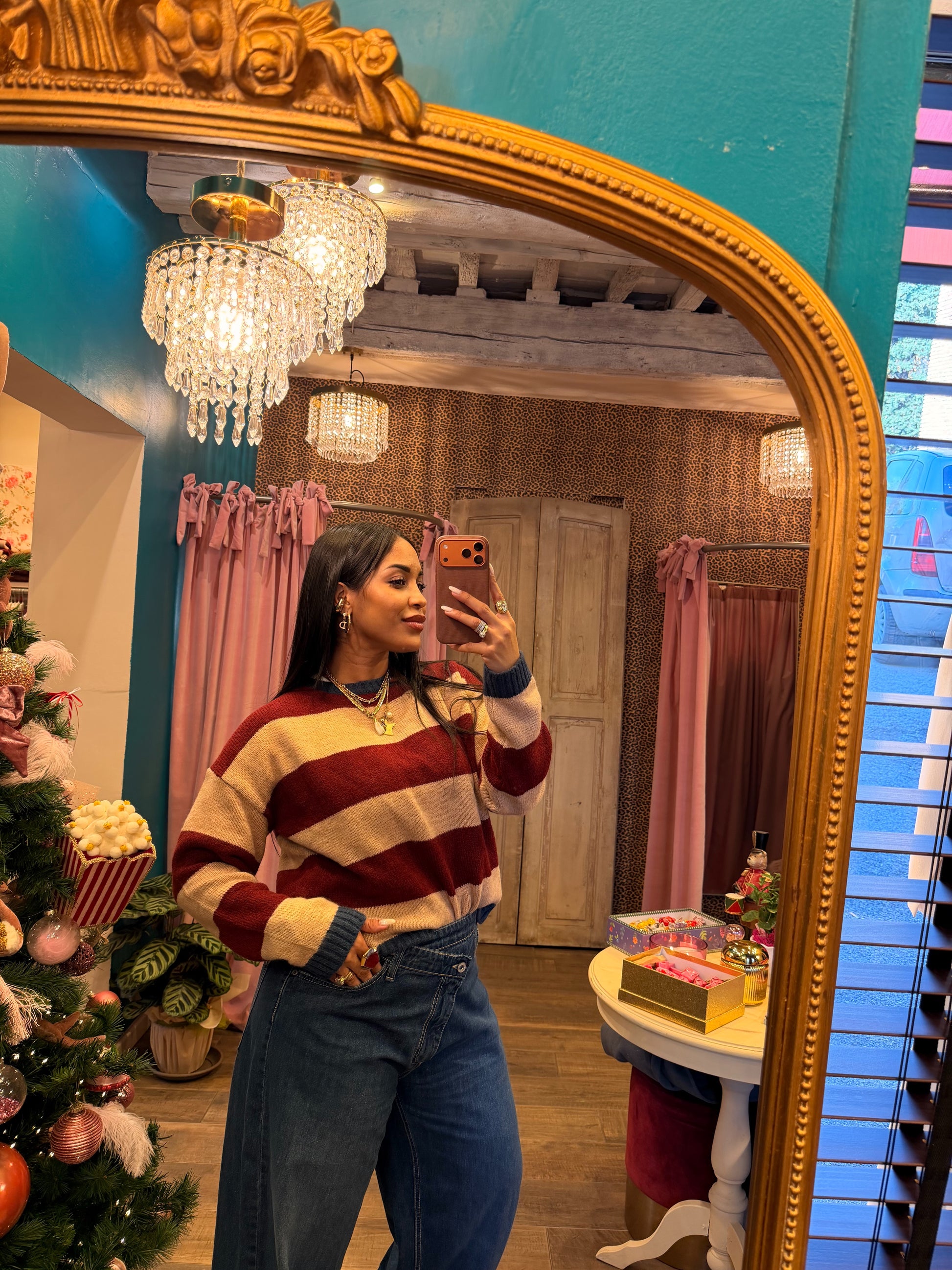 Maglione a righe girocollo