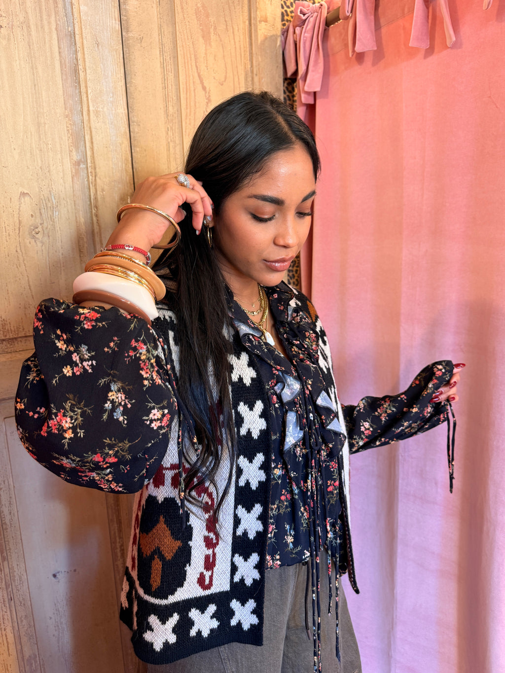 Camicia con stampa floreale e volant