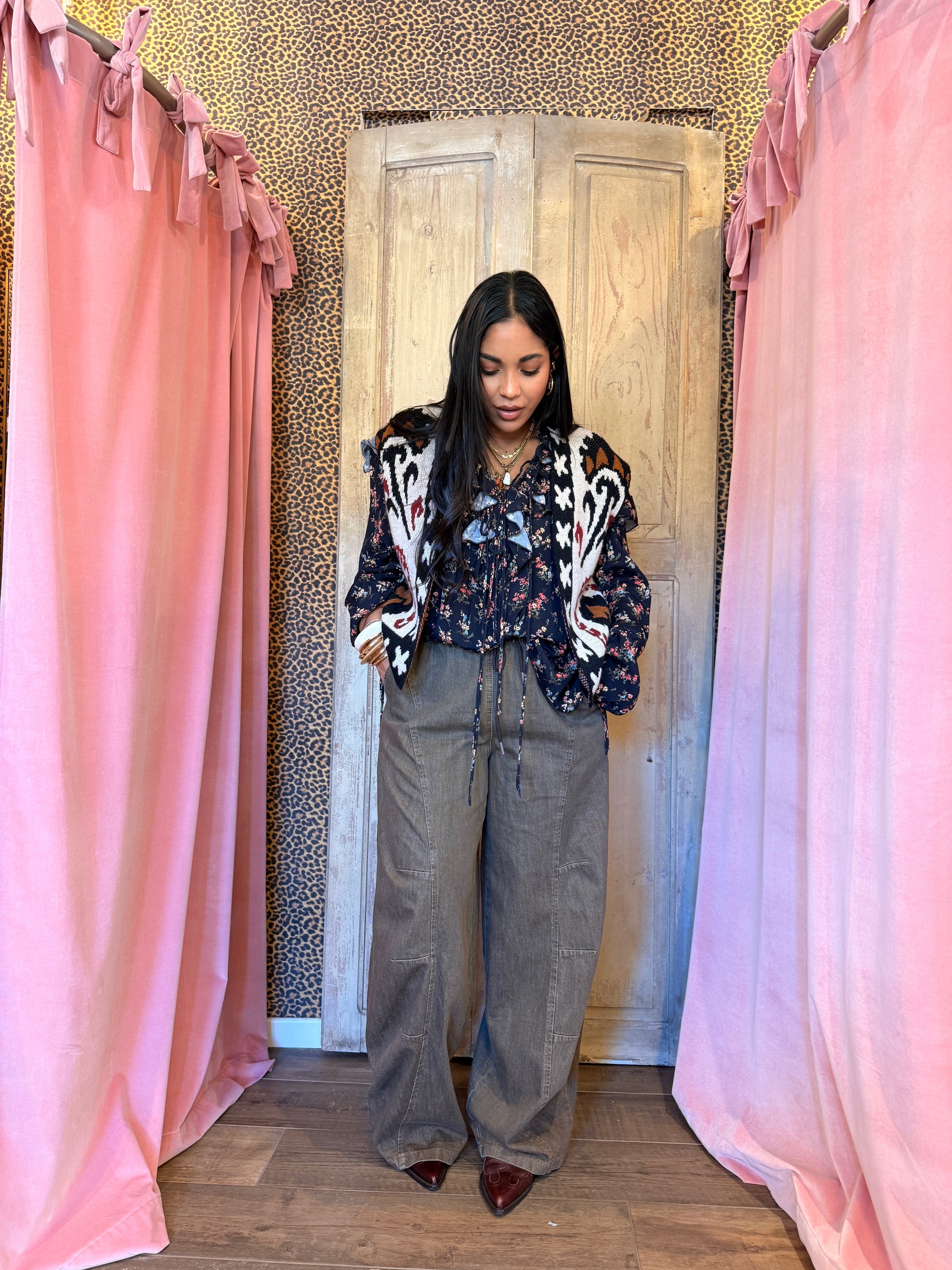 Camicia con stampa floreale e volant