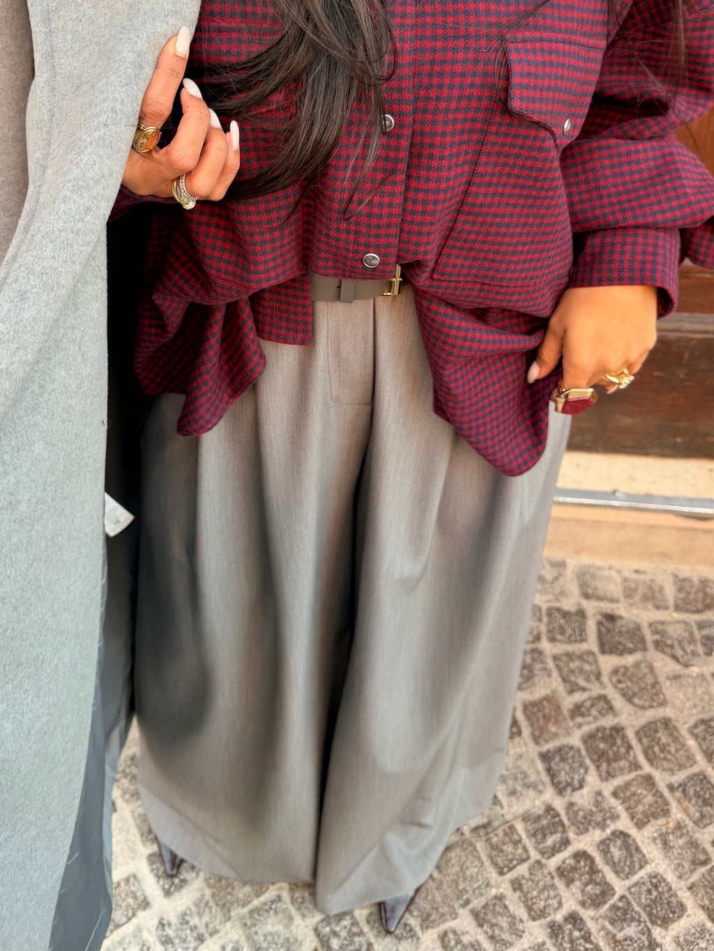 Pantalone palazzo a vita alta con pince