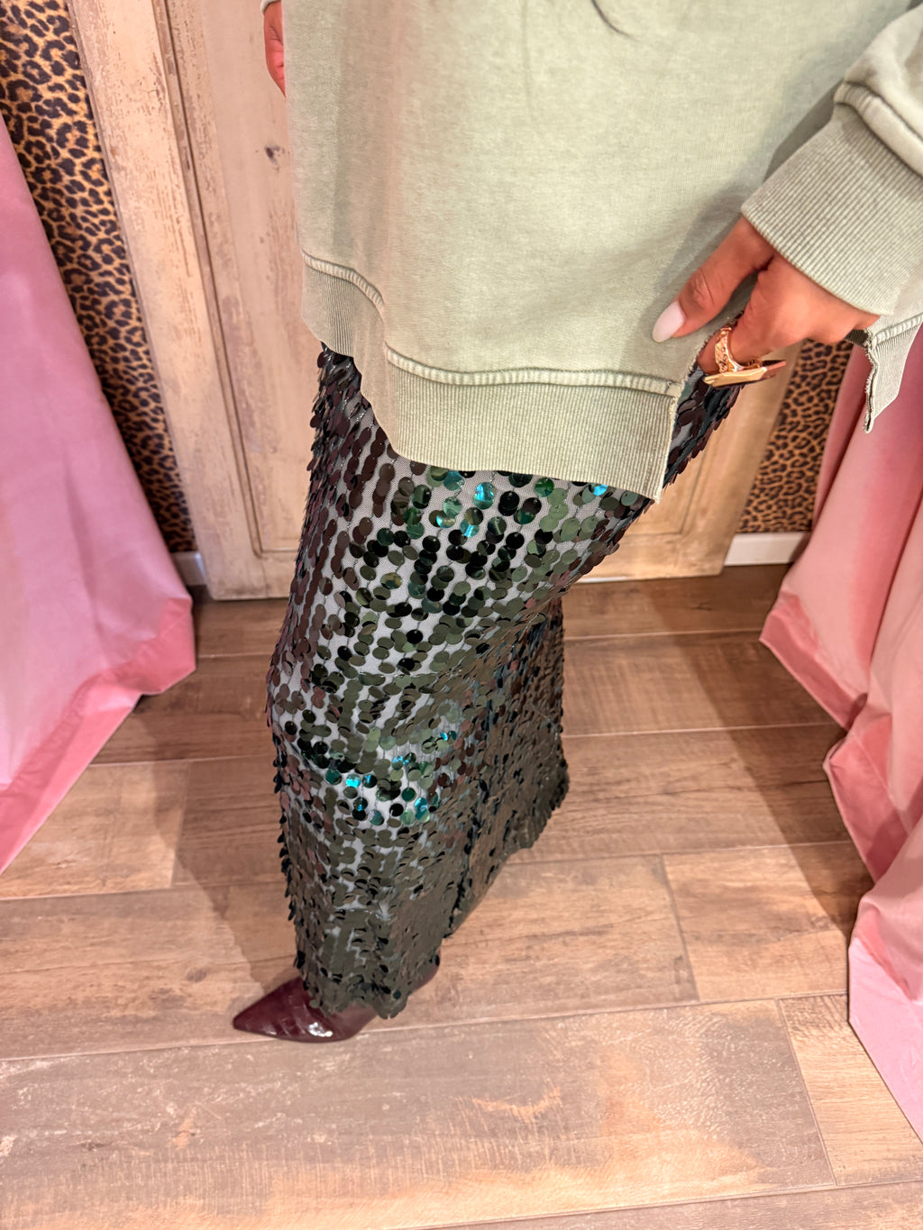 Gonna lunga con paillettes e vita alta