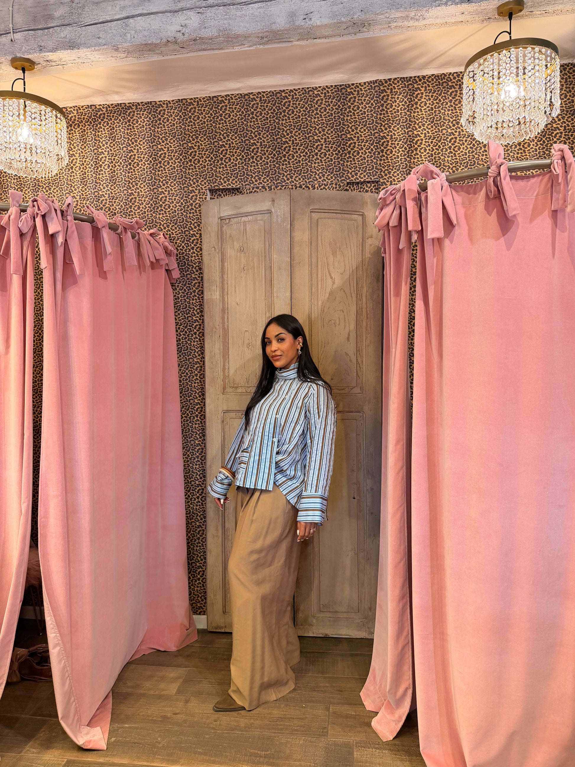 Pantaloni palazzo vita alta con pince frontali