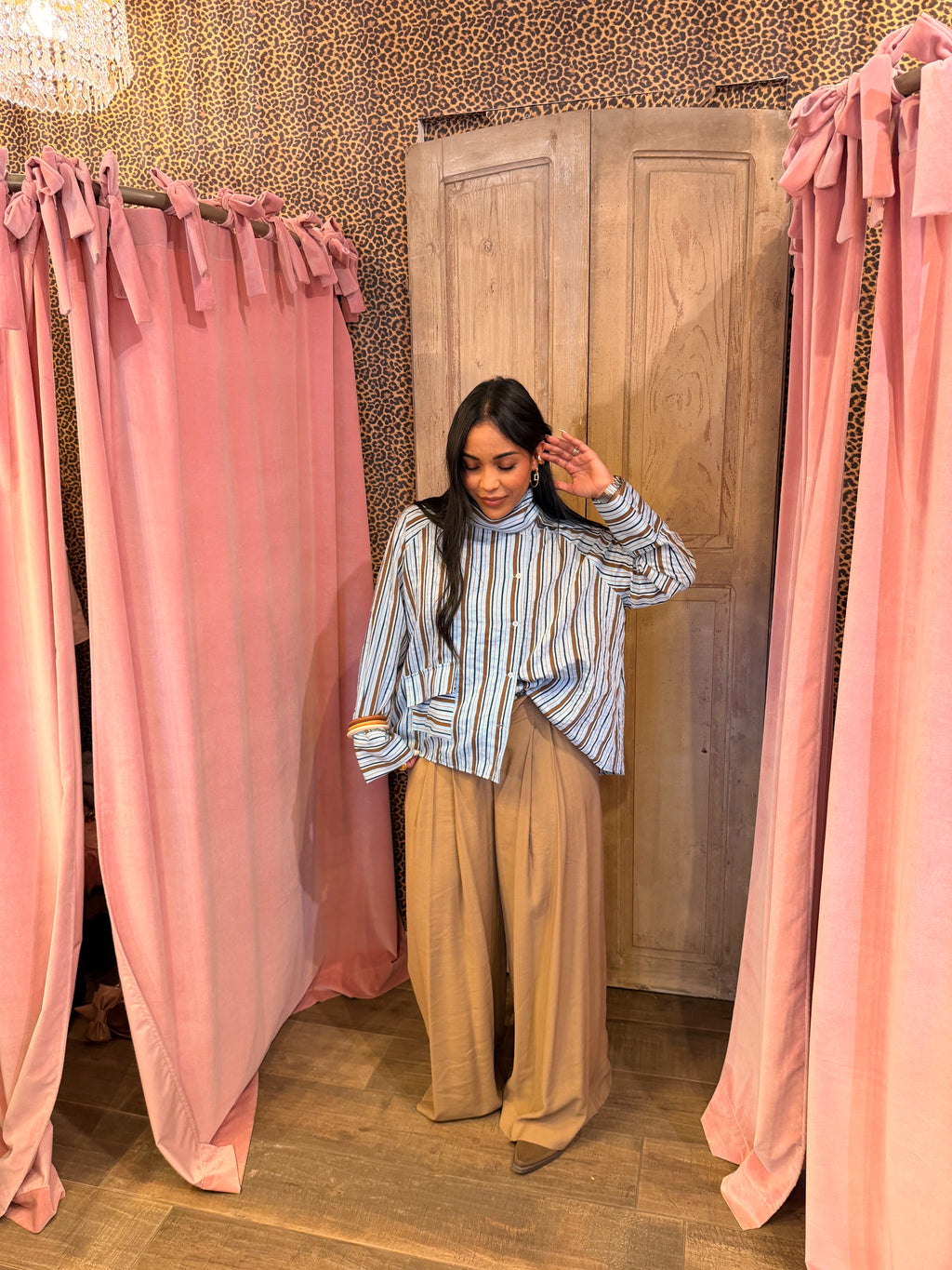 Pantaloni palazzo vita alta con pince frontali
