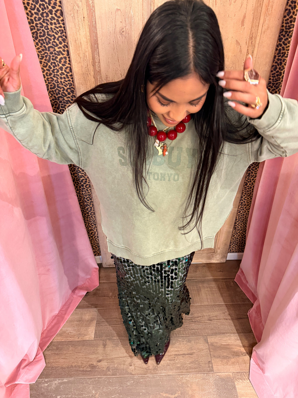 Gonna lunga con paillettes e vita alta