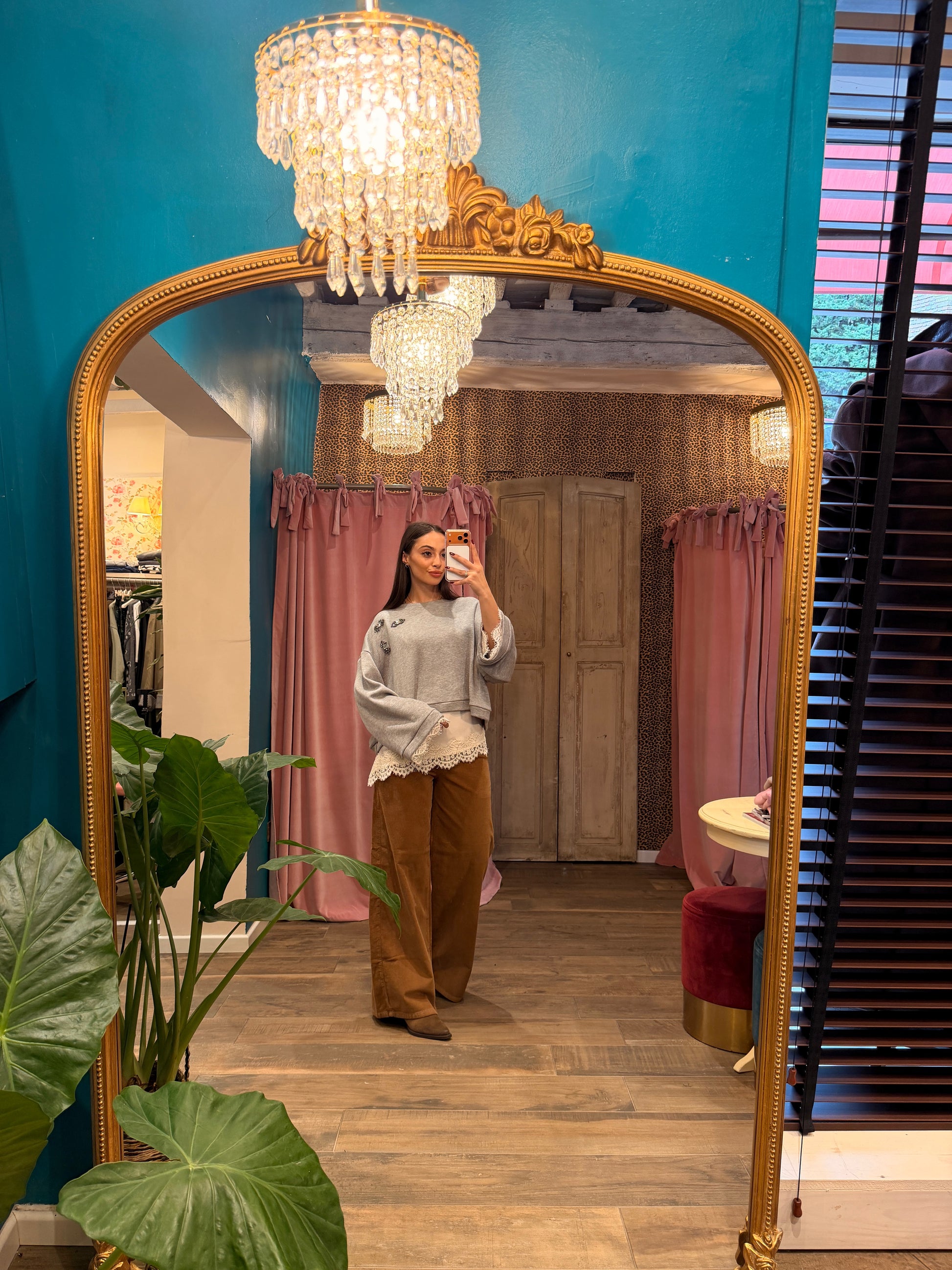 Pantaloni palazzo vita alta con tasche