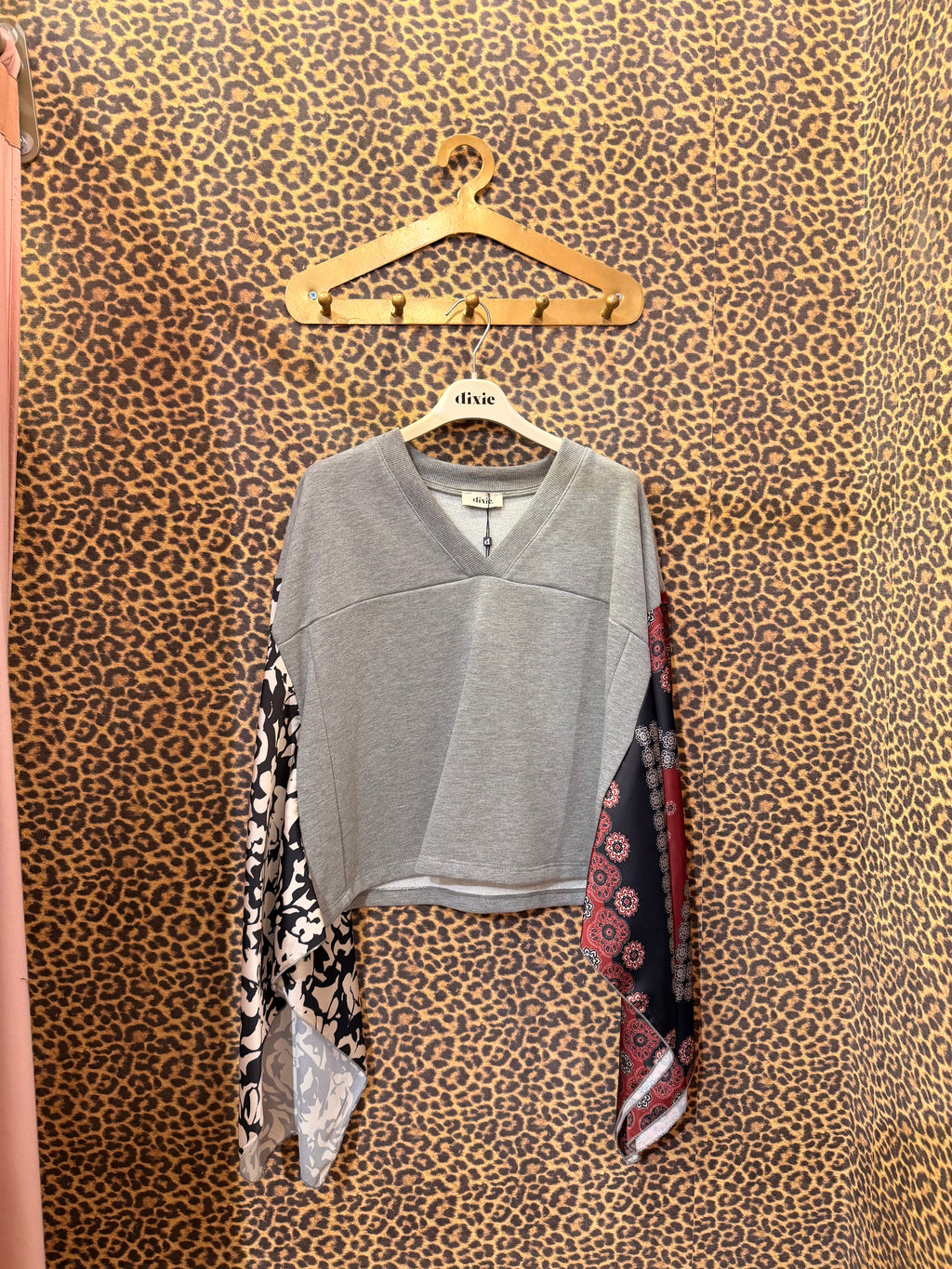 Felpa con maniche foulard