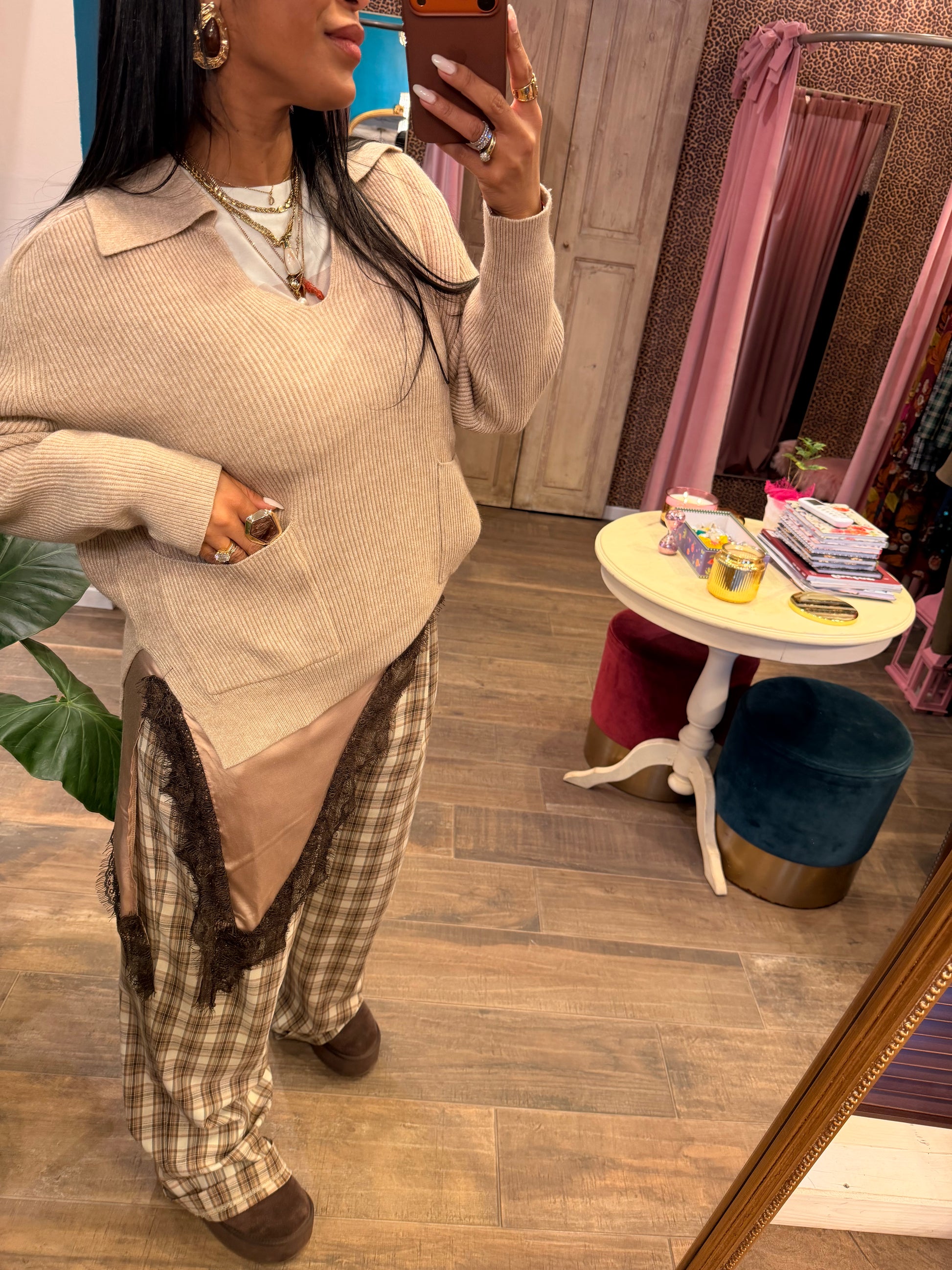 Maglione scollo a v con tasche applicate