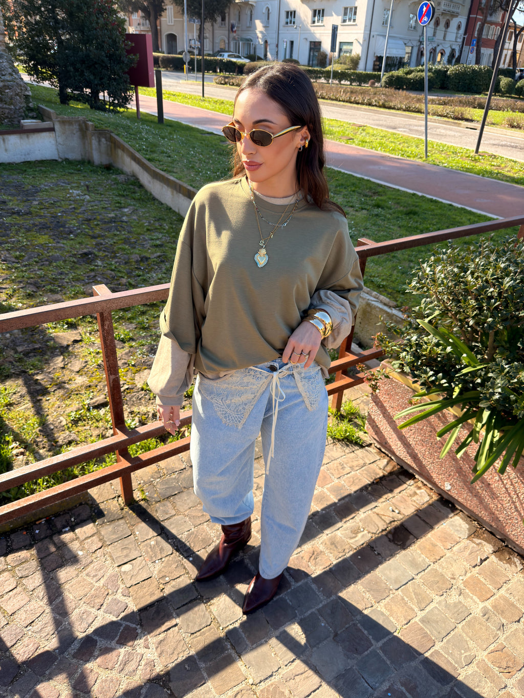 Jeans con dettaglio foulard in pizzo