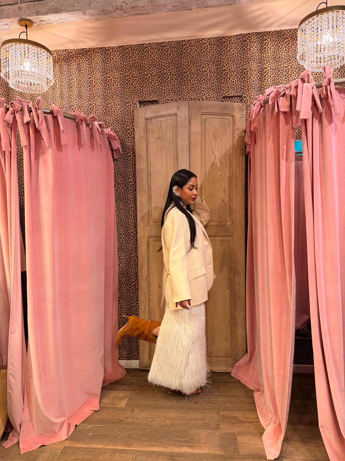 Gonna lunga con frange e vita alta